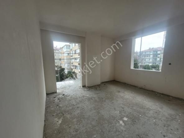 İncirli Caddesine Yürüme Mesafesinde 3+1 Ön Cephe Ferah Daire !! - Görsel 7