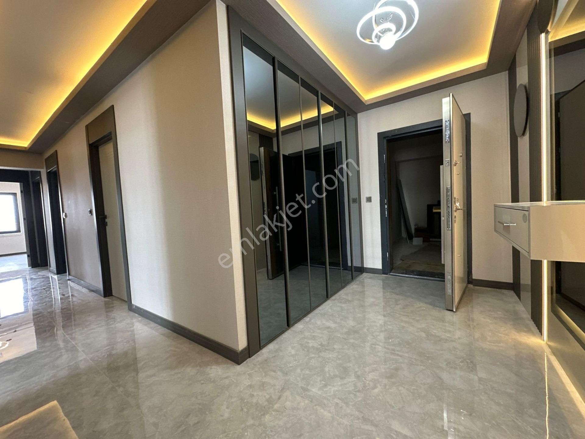 Pursaklar Mehmet Zengin Emlak'tan Protokol Yolu Yakını Çift Banyolu 4+1 14.kat Ultra Lüks Sitede - Görsel 38