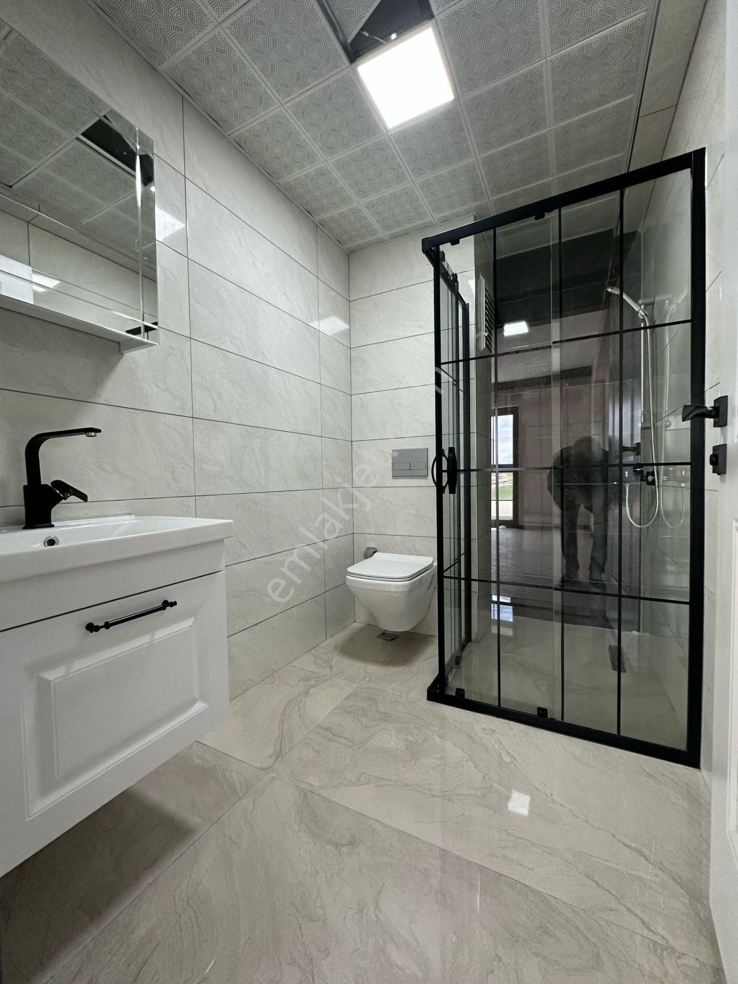 Pursaklar Mehmet Zengin Emlak'tan Kapalı Otoparklı Çift Banyolu 11.kat 4+1 Ultra Lüks Sitede - Görsel 35