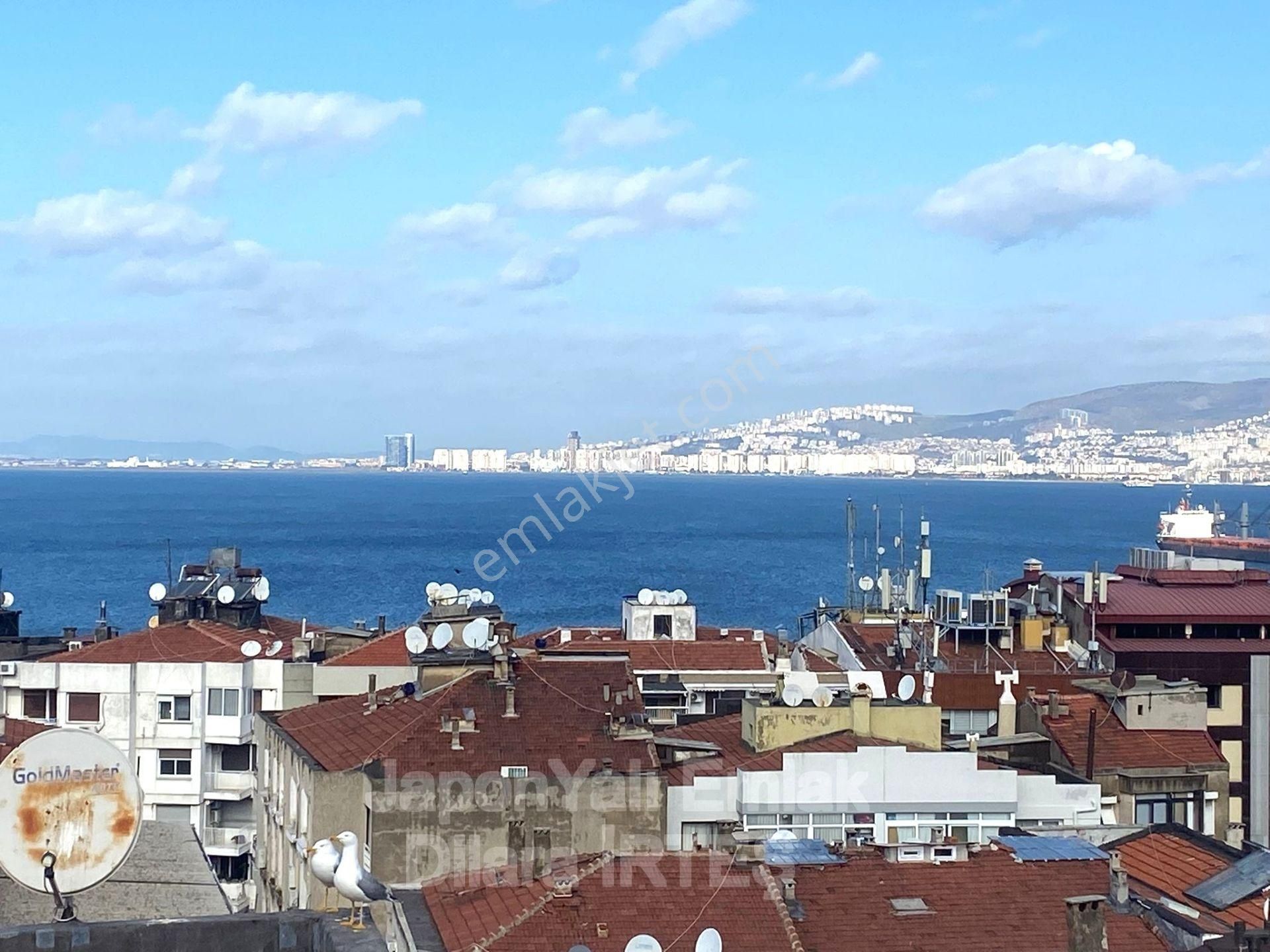 Küçükyalı’da Deniz Manzaralı Asansörlü Eşyalı Kiralık Daire