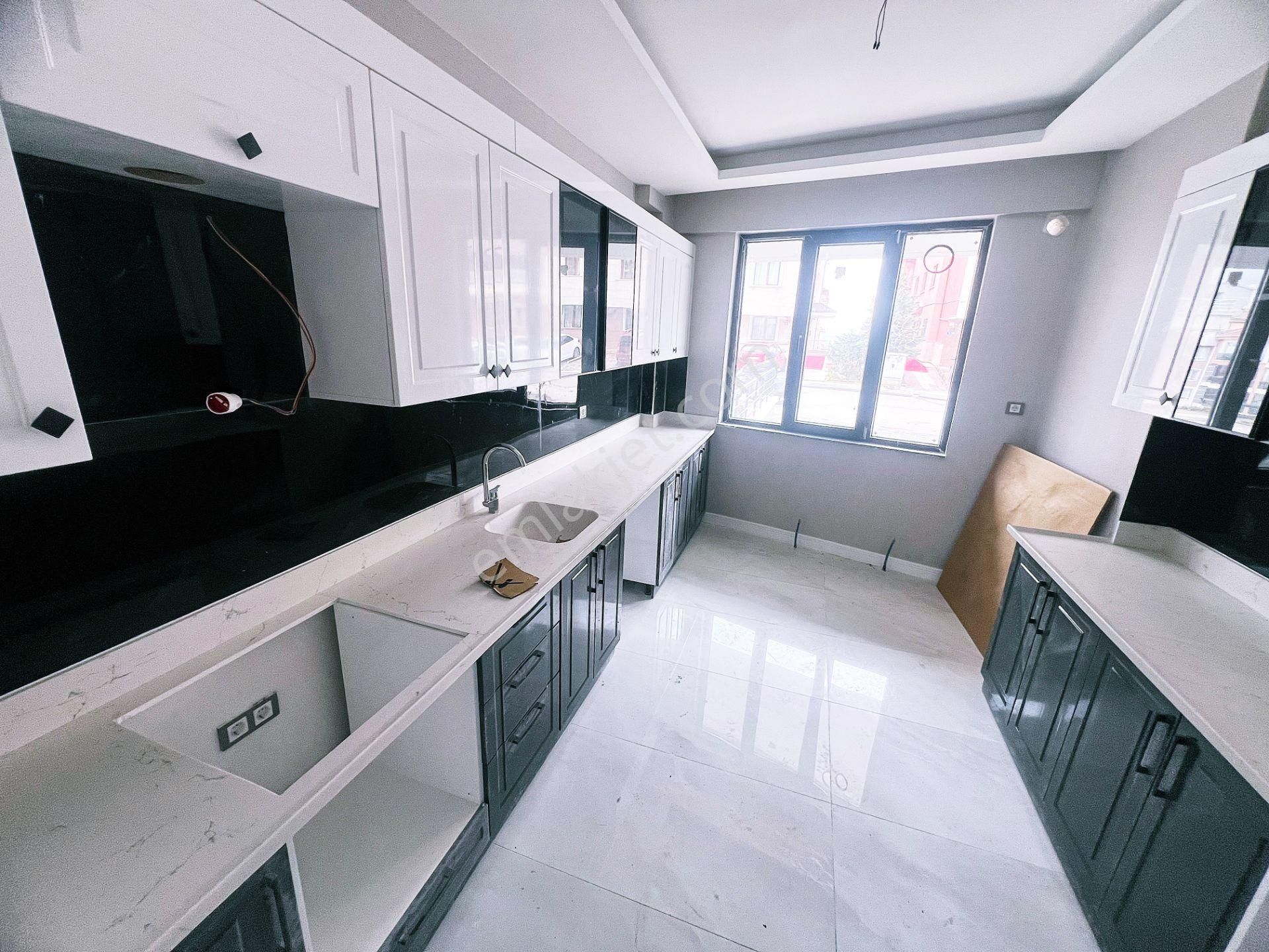 Cihandan Sancaktepe Mahalle Kırıkkaleliler Cadde Üzeri 3+1 Daire