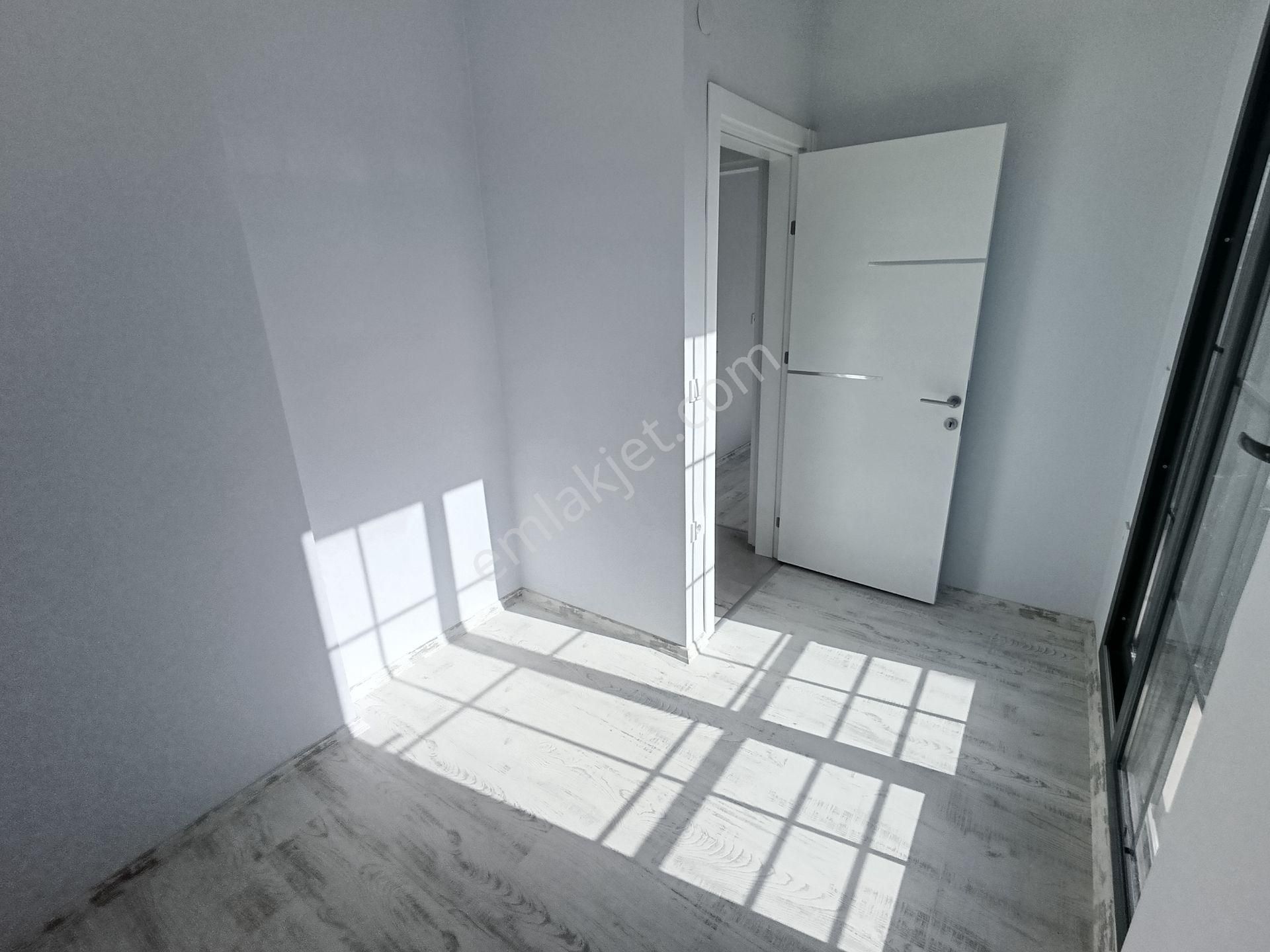 Seferihisar Akarca Elmastaş’ta Kat Mülkiyetli, Tam Müstakil, Geniş Bahçeli Sıfır 3+1 Villa - Görsel 9