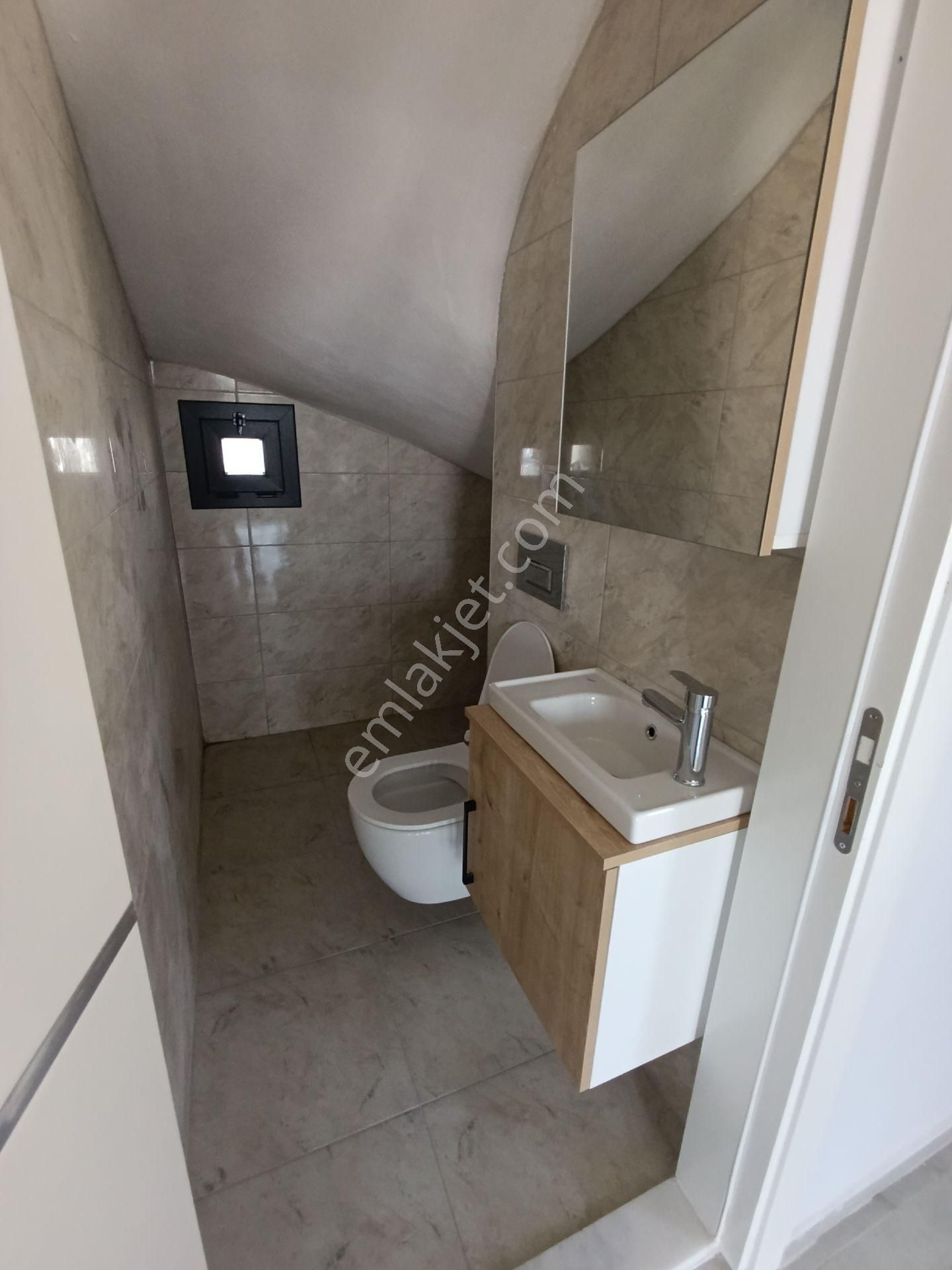 Seferihisar Akarca Elmastaş’ta Kat Mülkiyetli, Tam Müstakil, Geniş Bahçeli Sıfır 3+1 Villa - Görsel 18