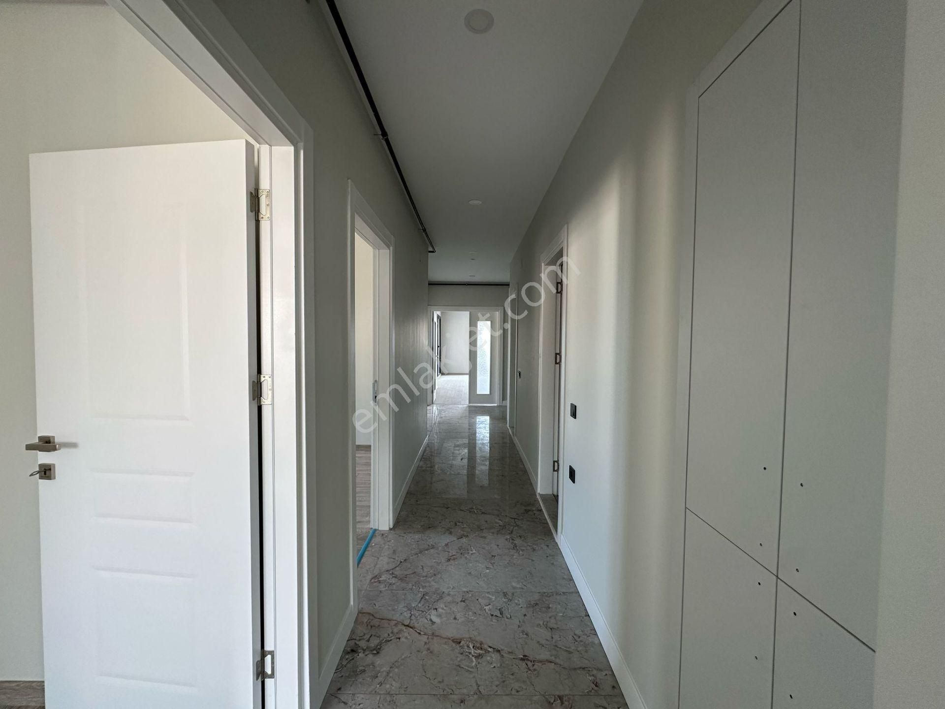 Erdemli Merkezde Satılık 4+1 Sıfır Daire (180m²) - Görsel 36