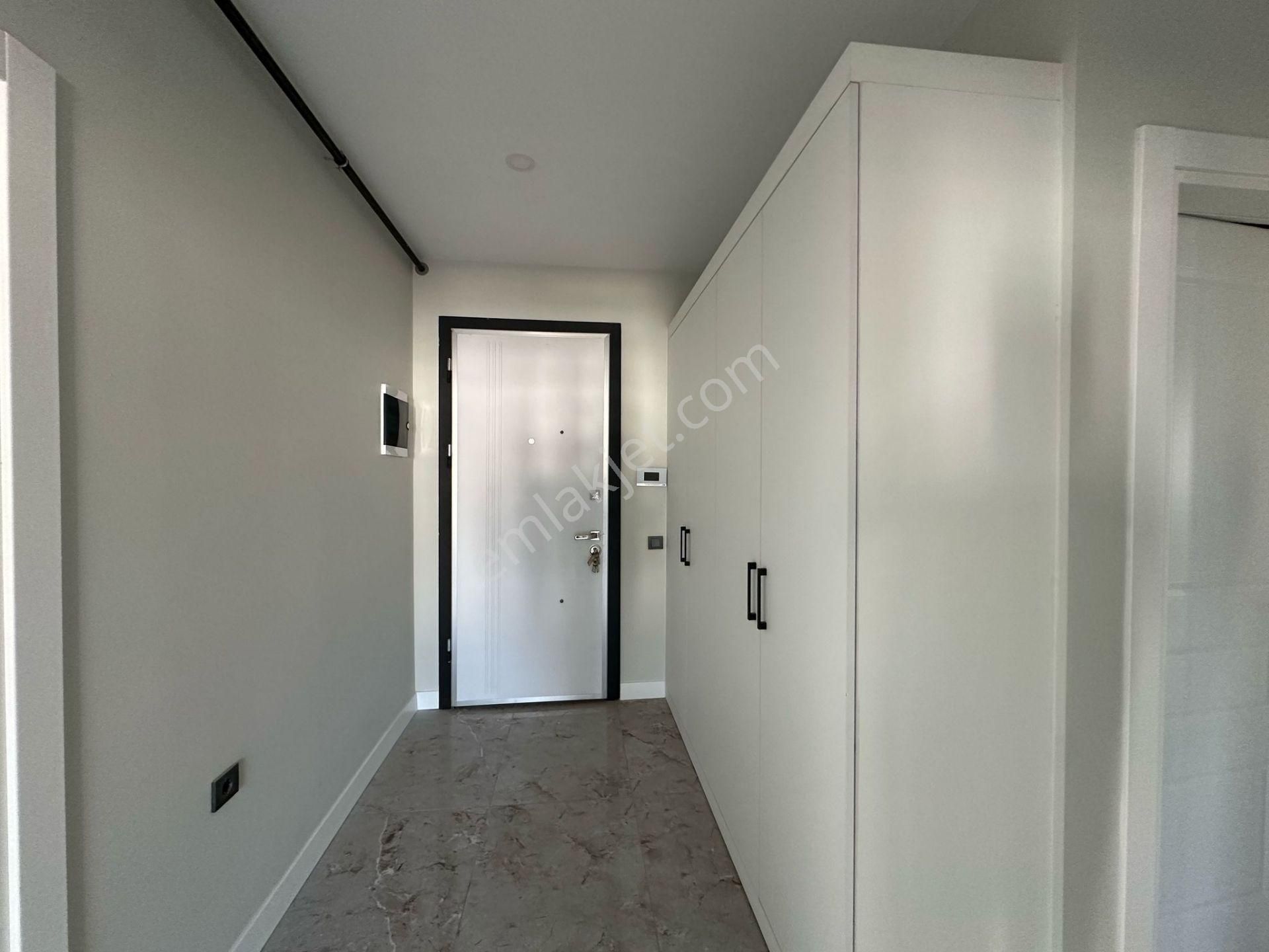 Erdemli Merkezde Satılık 4+1 Sıfır Daire (180m²) - Görsel 8