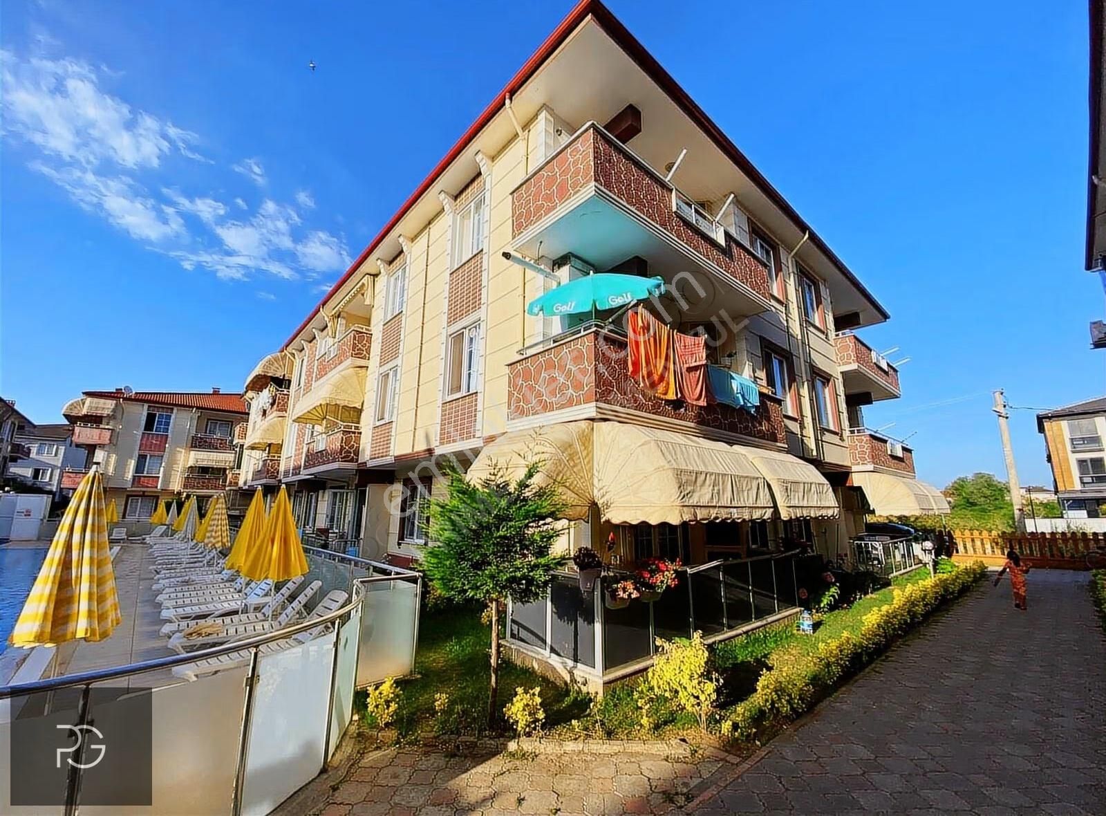 Taşınmaya Hazır! Havuzlu Sitede Ara Kat, Geniş, Eşyalı Daire!!! - Görsel 6