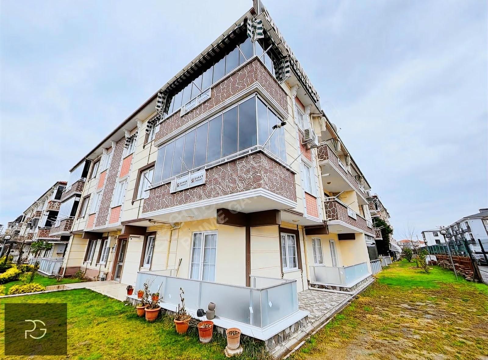 Taşınmaya Hazır! Havuzlu Sitede Ara Kat, Geniş, Eşyalı Daire!!! - Görsel 3