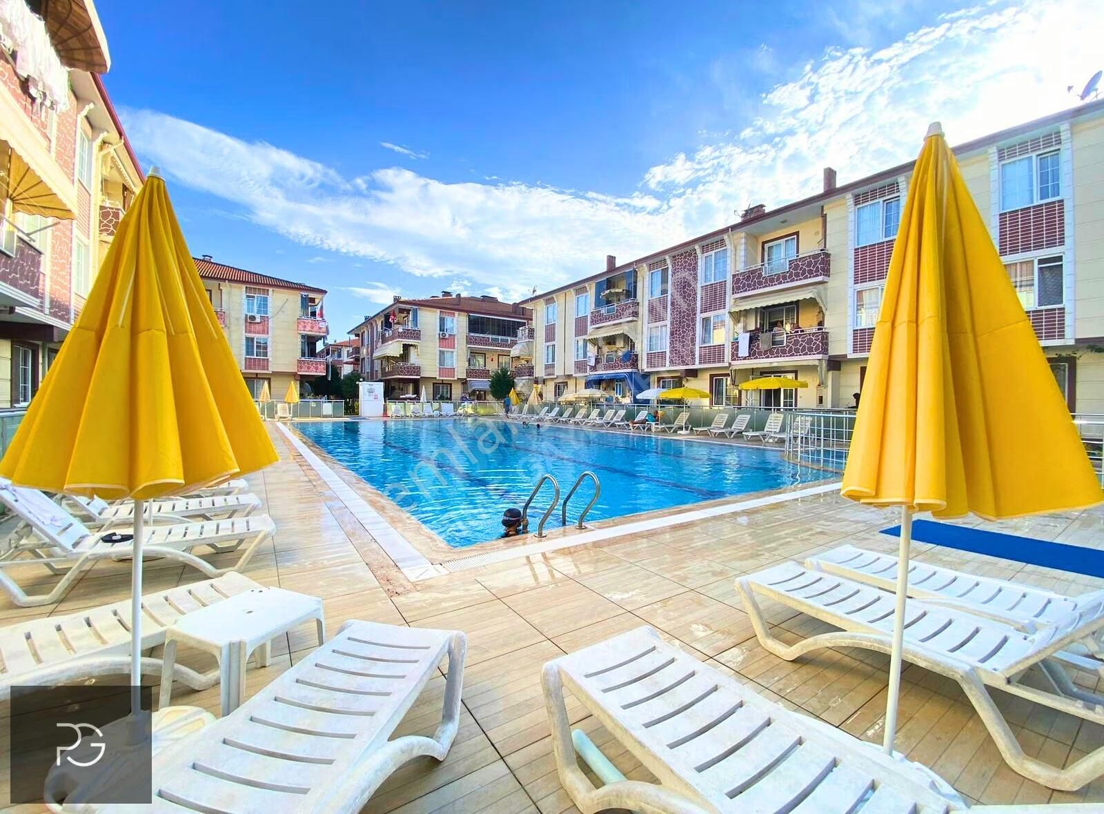 Taşınmaya Hazır! Havuzlu Sitede Ara Kat, Geniş, Eşyalı Daire!!!