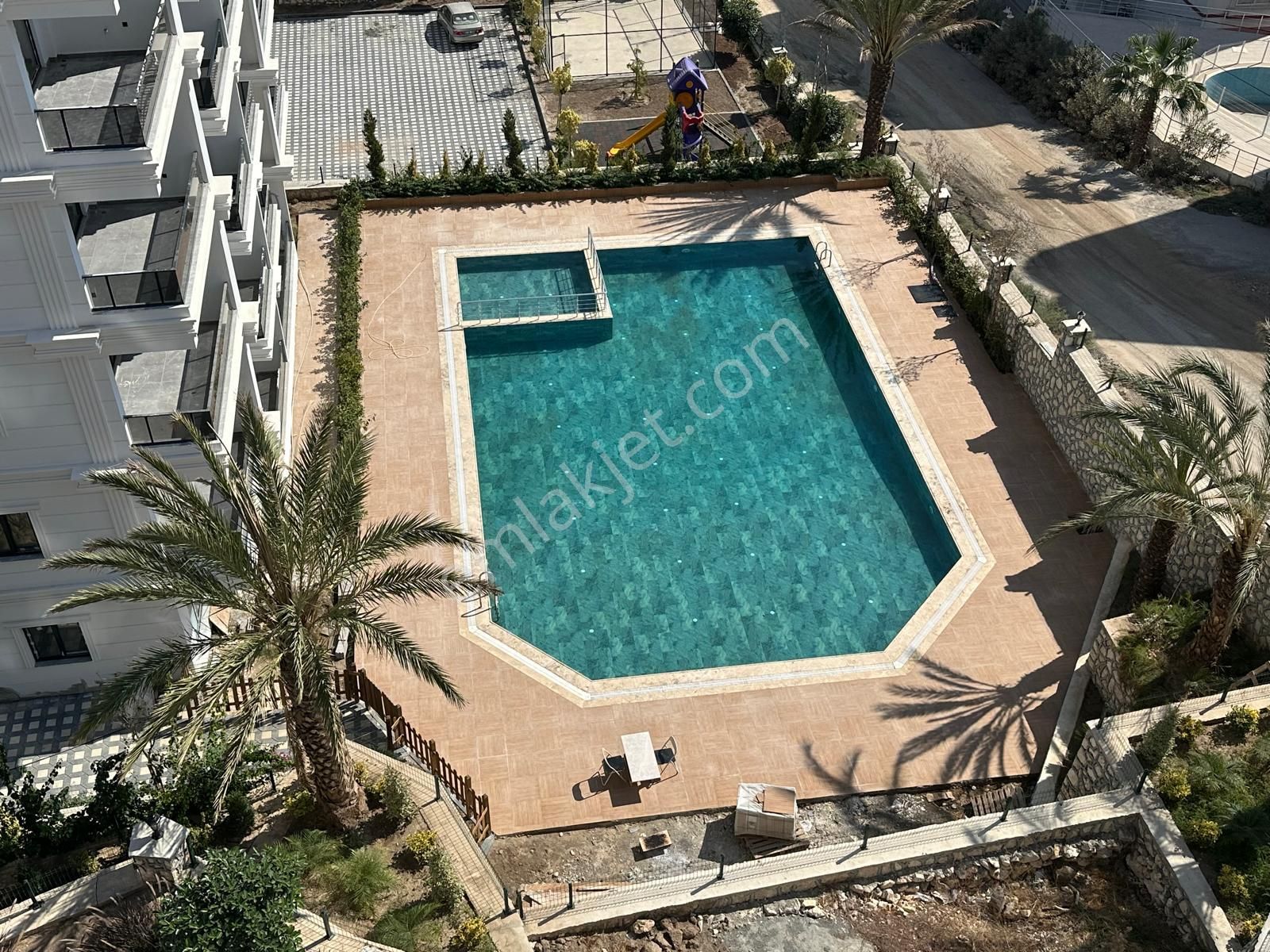 Erdemli Ayaş'ta Sıfır, Deniz Manzaralı 1+1 Site İçi Daire