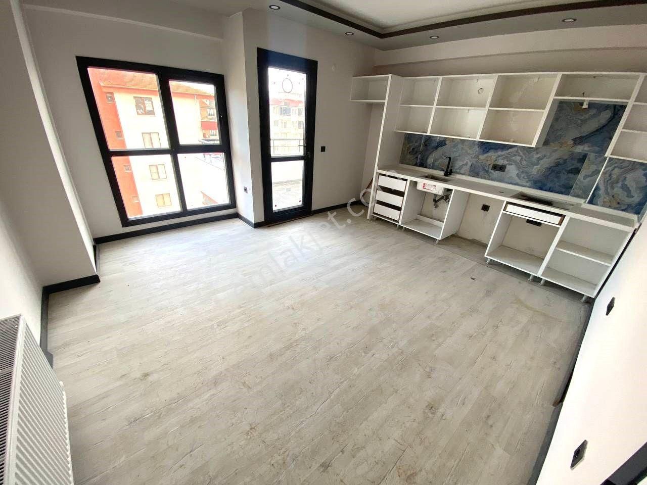 ꧁aktiften Cumhuriyette Şık Tasarımlı Öne Cephe Geniş Balkonlu 1+1 Satılık Daire - Görsel 5