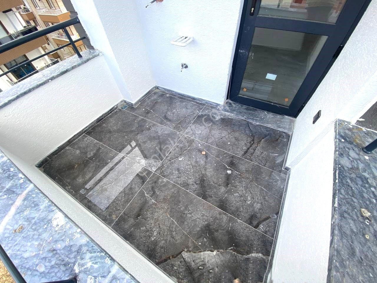 ꧁aktiften Cumhuriyette Şık Tasarımlı Öne Cephe Geniş Balkonlu 1+1 Satılık Daire - Görsel 17