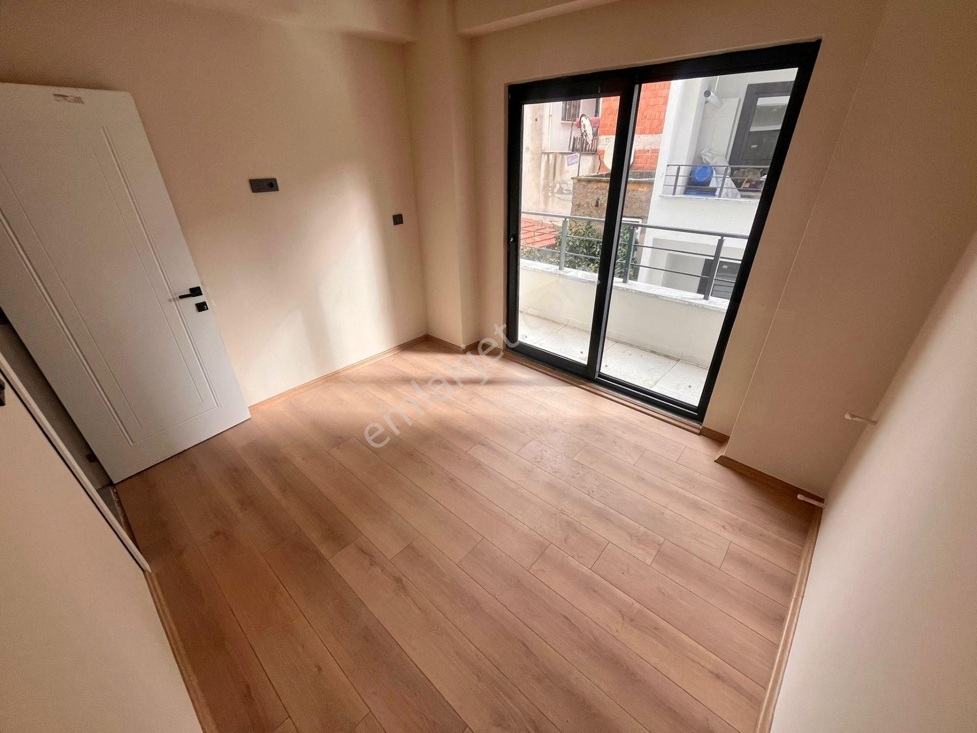 Yükselden Edremitte Kapalı Otoparklı Ara Kat Ultra Lüx 1+1 Satılık Daire - Görsel 13