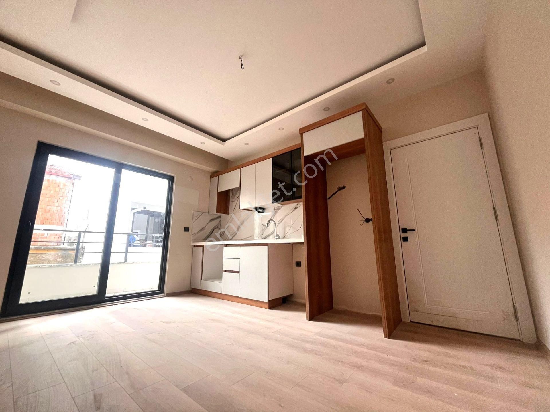 Yükselden Edremitte Kapalı Otoparklı Ara Kat Ultra Lüx 1+1 Satılık Daire - Görsel 3