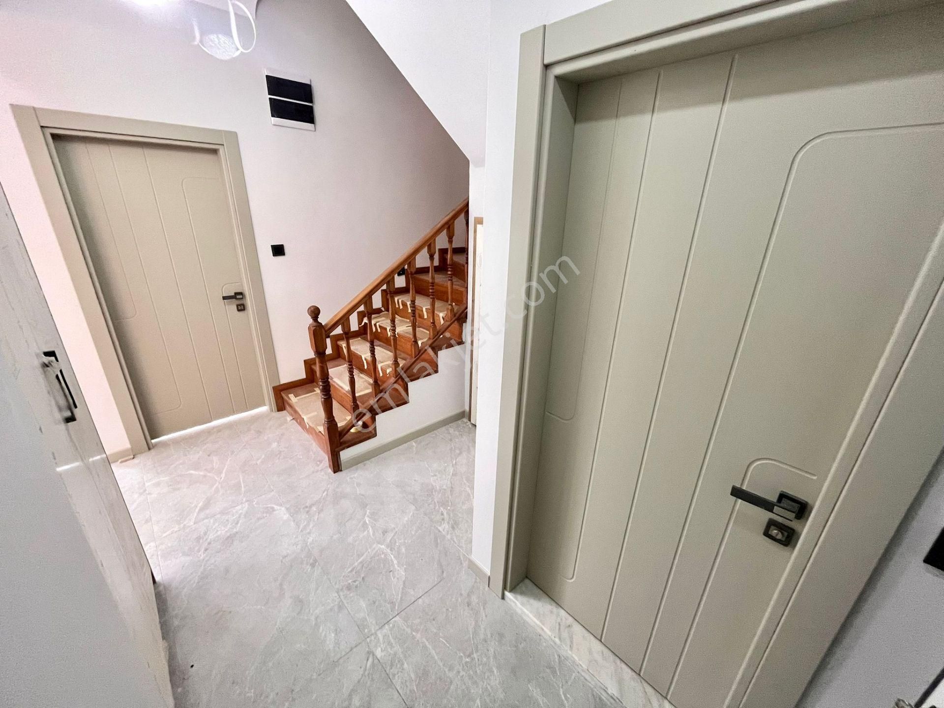 Yükselden Satılık Edremitte 'özel Otoparklı Bahçeli Ultra Lüx' 4+1 Villa - Görsel 21