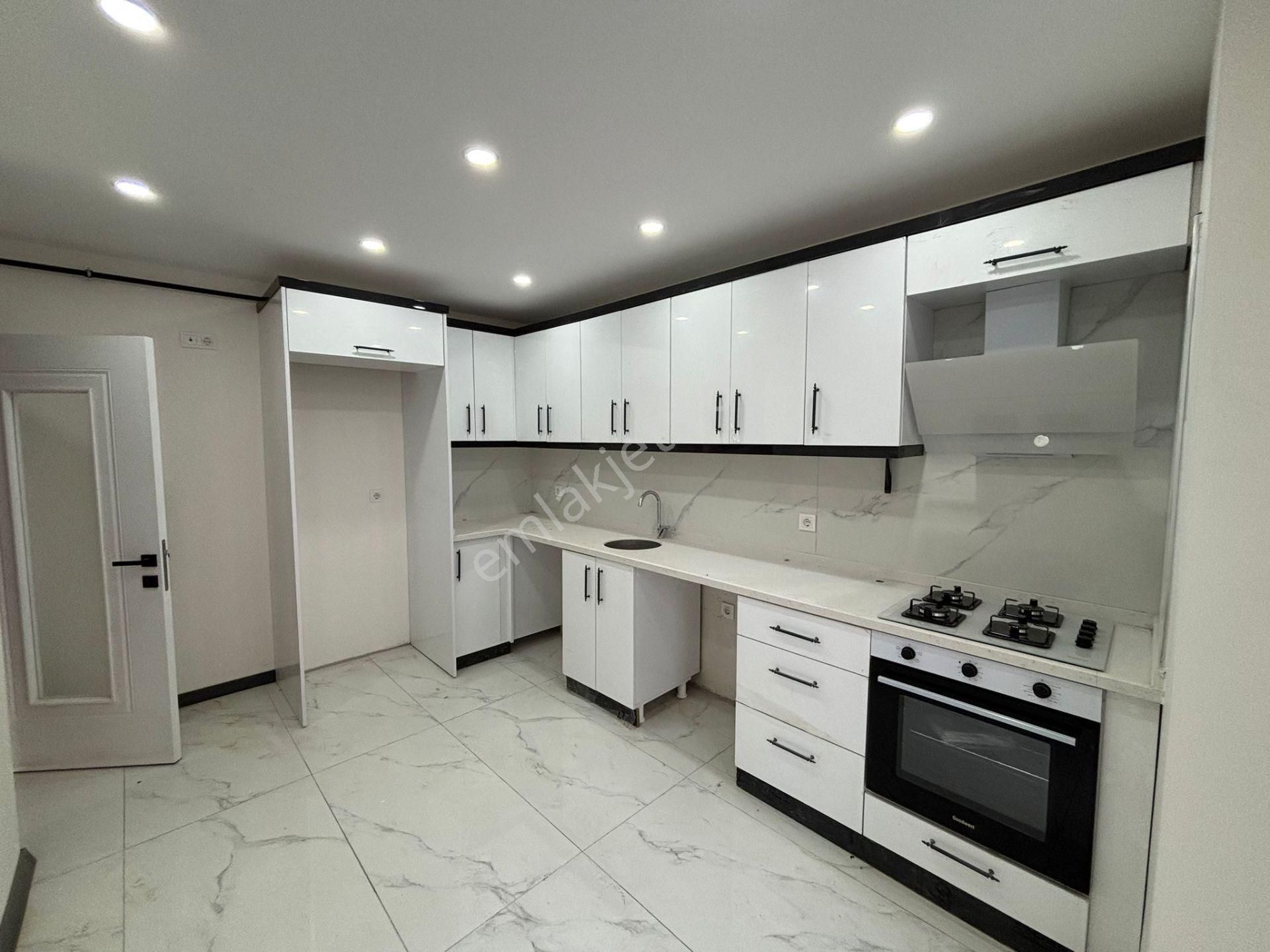 **eryıldız İnşaat'tan**fevzipaşa Merkezi Konumda İskanlı K.otoparklı 2+1**4.kat Güney Cephe - Görsel 4