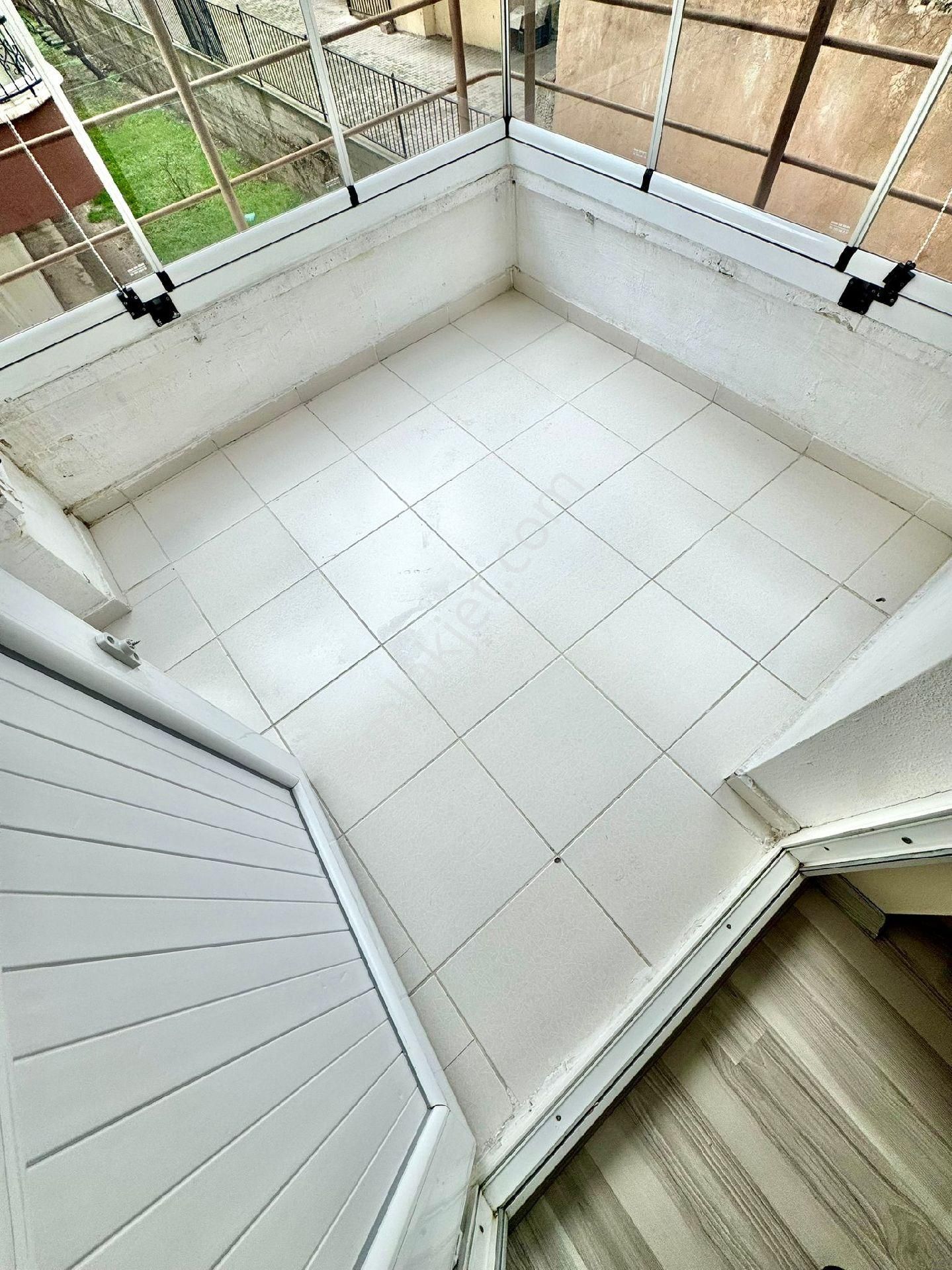 Karapürçek Mah Satılık 3+1 Kat Konumlu Asansörlü Yüksek Kot Uçaklı Park Mevkii - Görsel 10