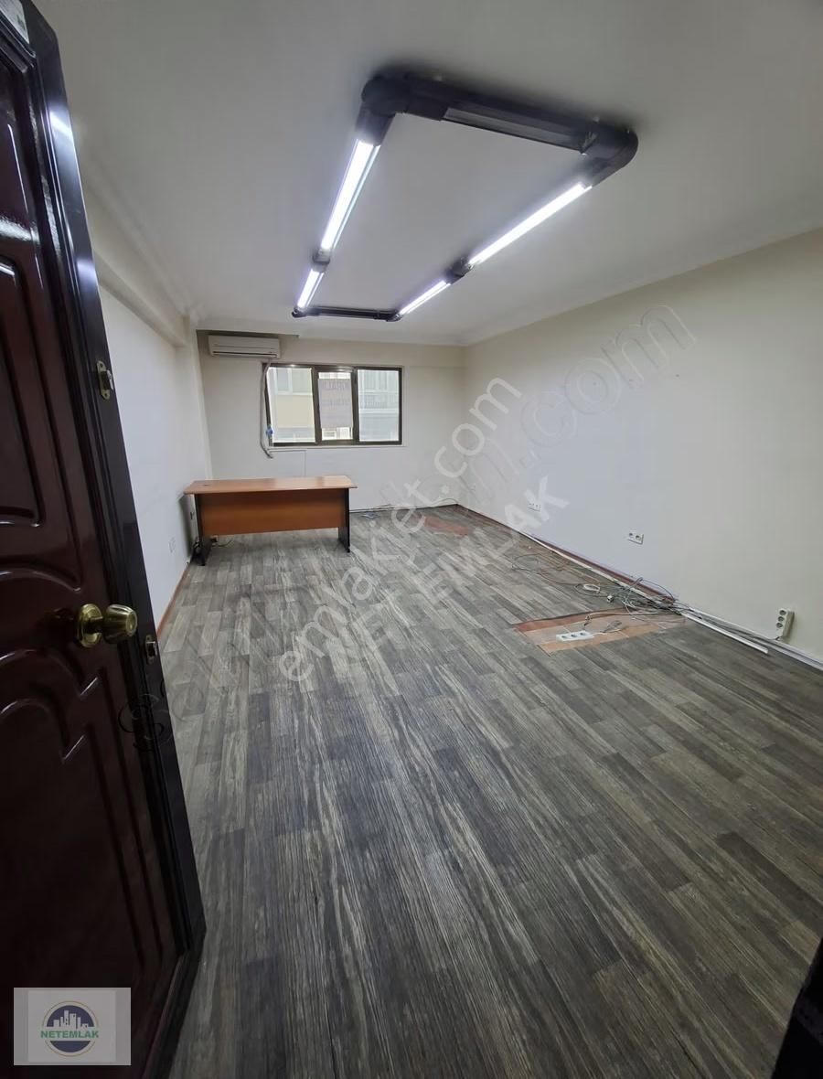 Metro Ve Metrobüse Yakın Şirin Evler Meydanda Ofis Büro - Görsel 27