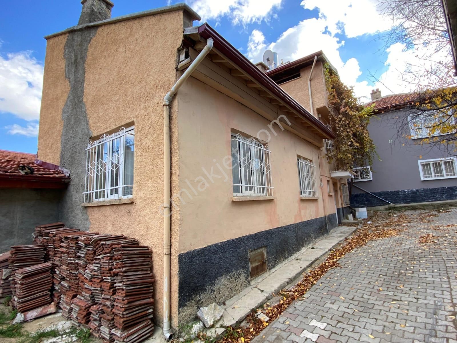 Akçay Emlak'tan Akşehir Yıldırım Mahallesinde Teraslı Satılık Müstakil Ev - Görsel 3