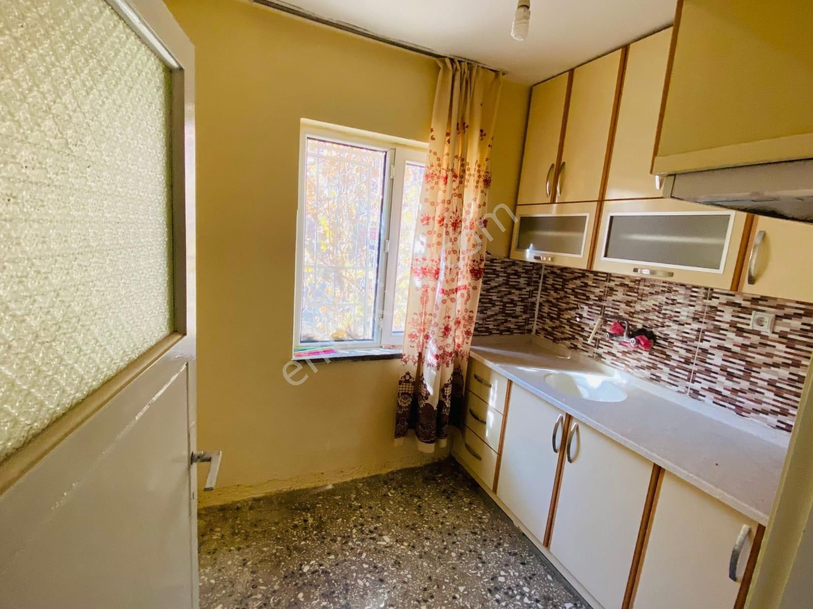 Akçay Emlak'tan Akşehir Yıldırım Mahallesinde Teraslı Satılık Müstakil Ev - Görsel 5