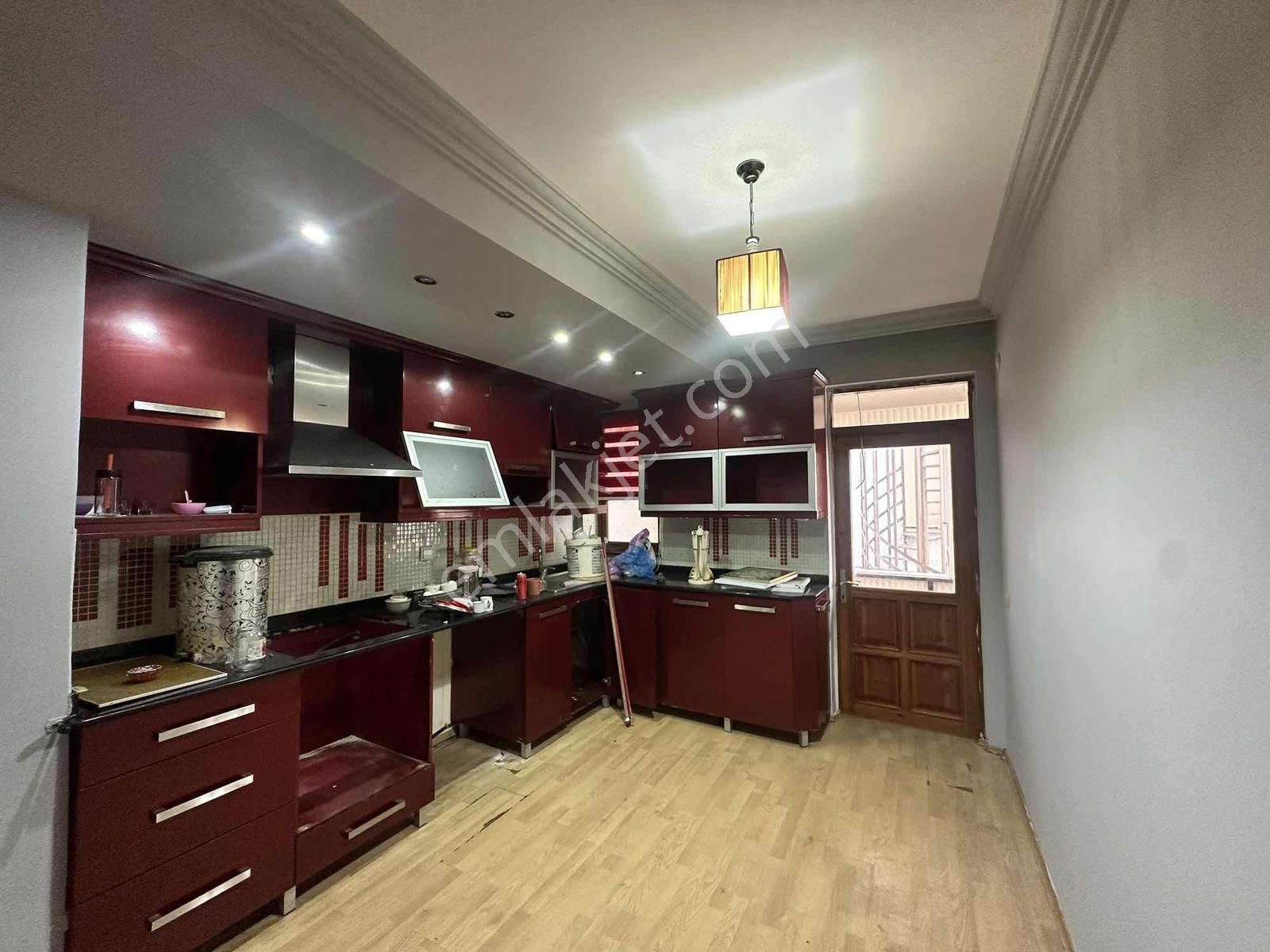Alanya / Saray Mh. Kiralık Daire 2+1 Ayrı Mutfak - Görsel 8
