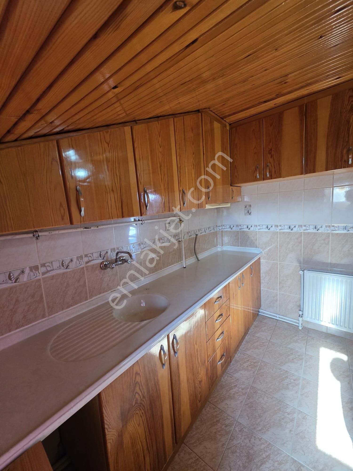 Muratdede'de Merkezi Konumda Kiralık 3+1 Daire - Görsel 11