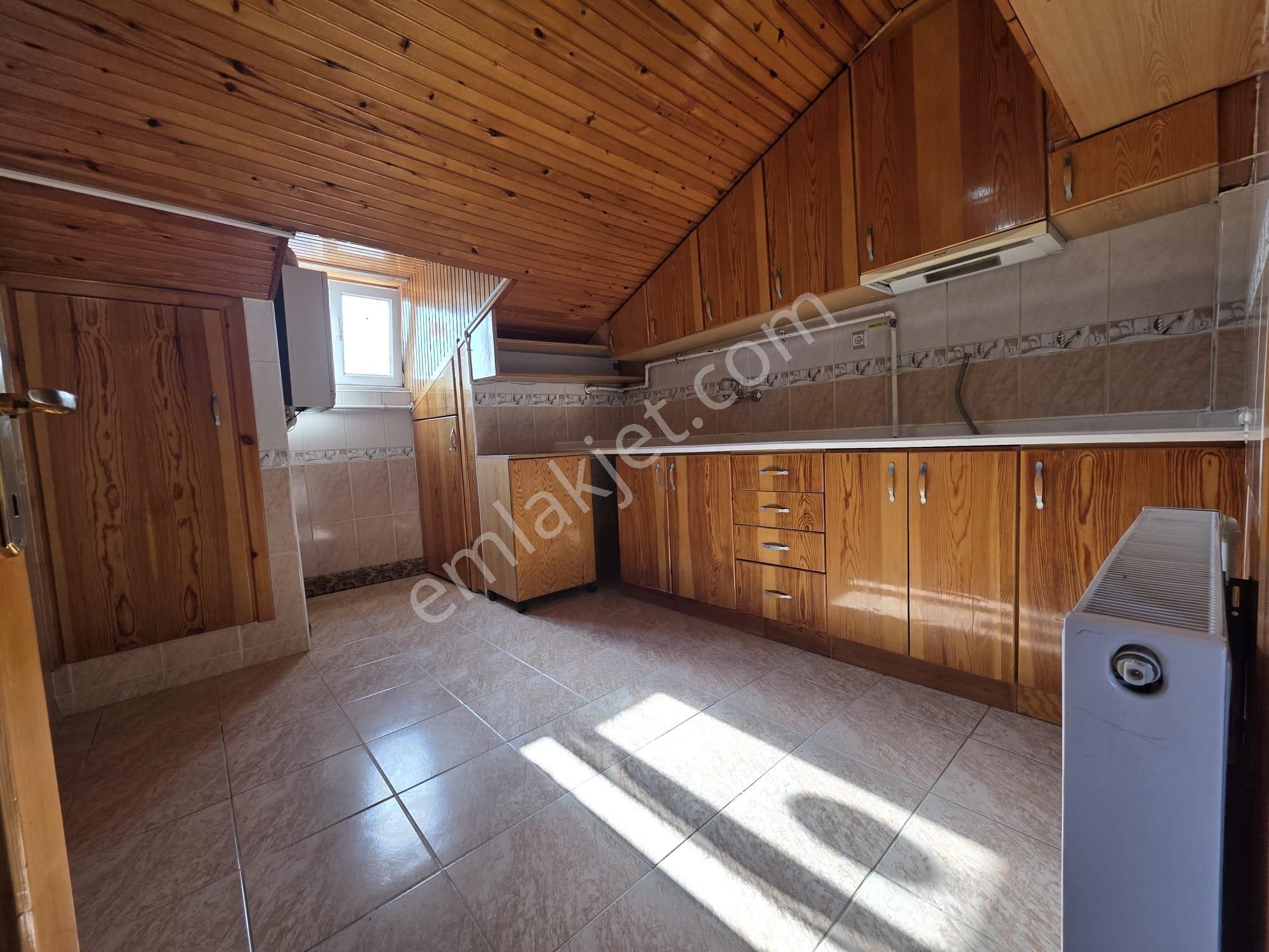 Muratdede'de Merkezi Konumda Kiralık 3+1 Daire - Görsel 2