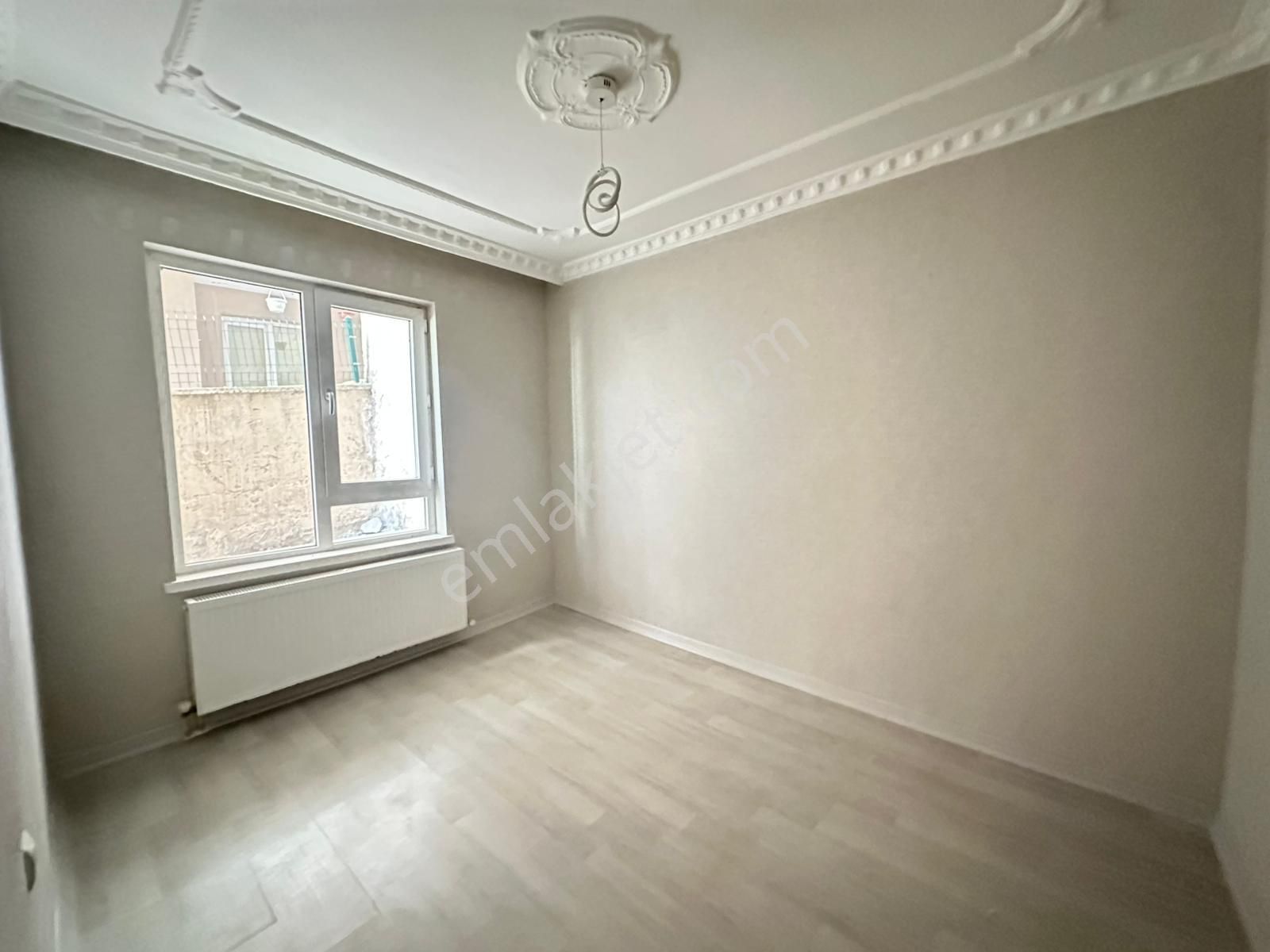 Atapark Mahallesinde Kat Konumda Asansörlü 3+1 Kot 2