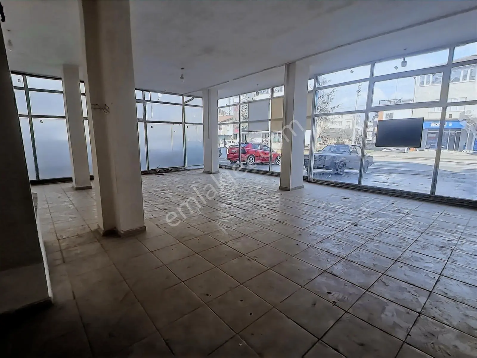 Kartepe Köseköyde 140 M2 Kiralık Dükkan - Görsel 3