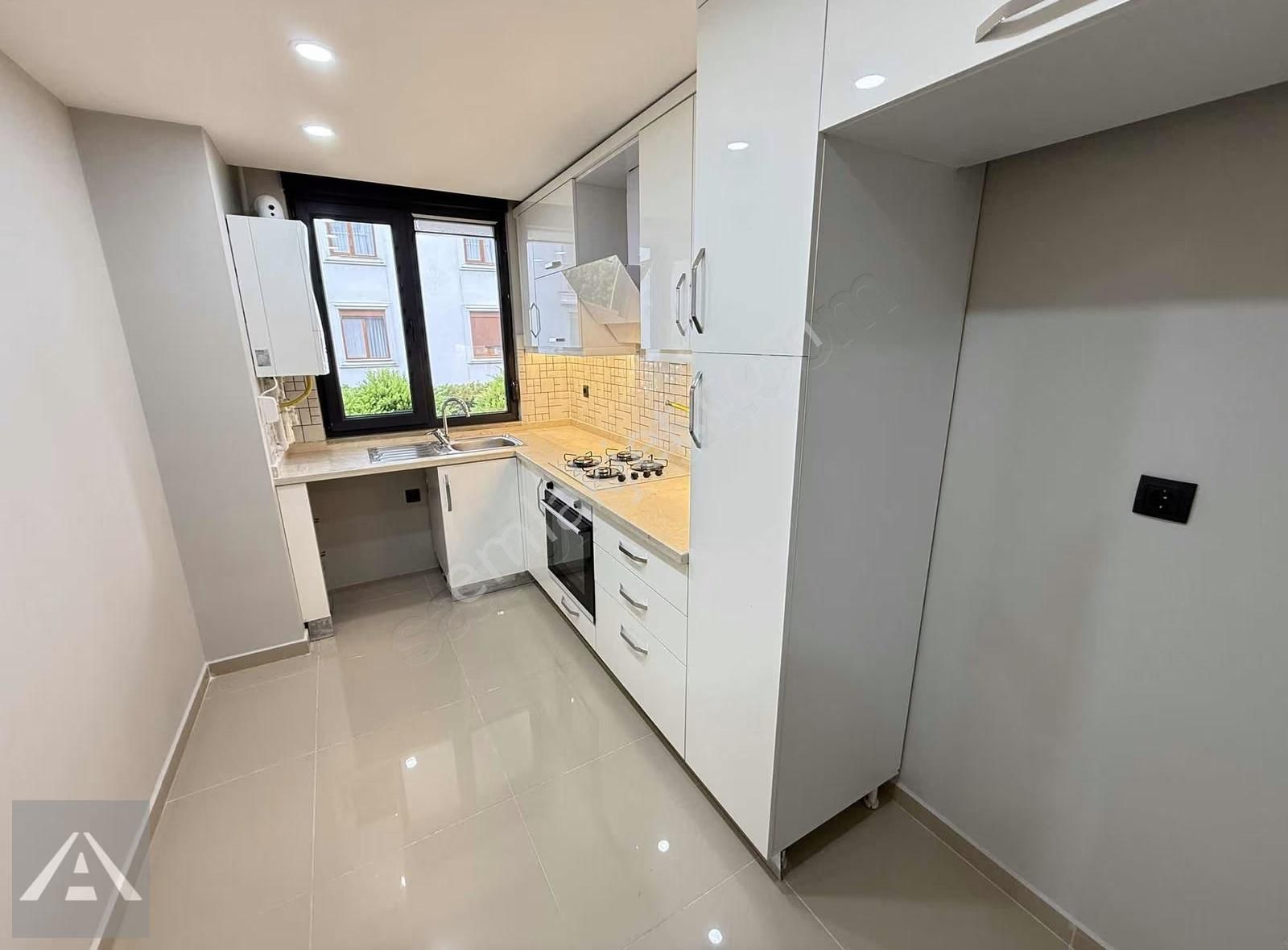 50. Yıl Parkına Komşu Yeni Binada Ön Cephe Boş 3+1 - Görsel 18