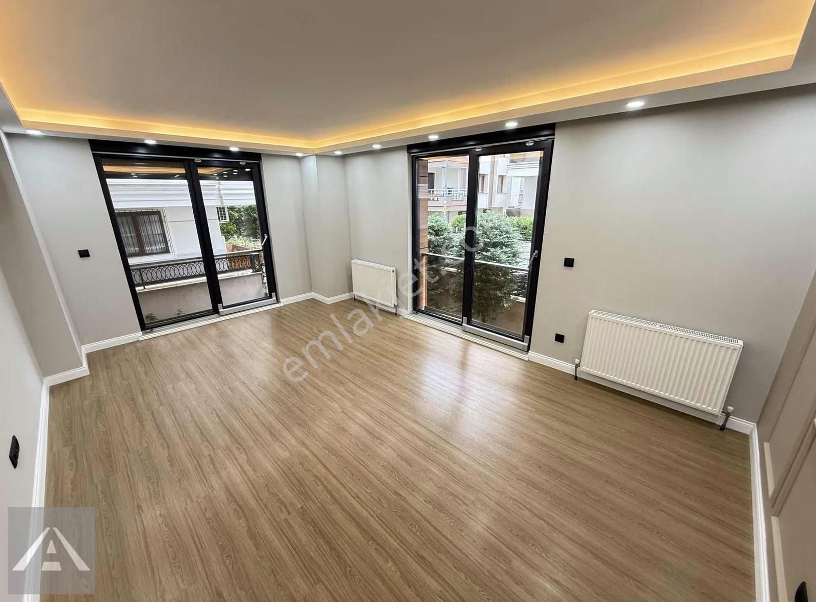 50. Yıl Parkına Komşu Yeni Binada Ön Cephe Boş 3+1