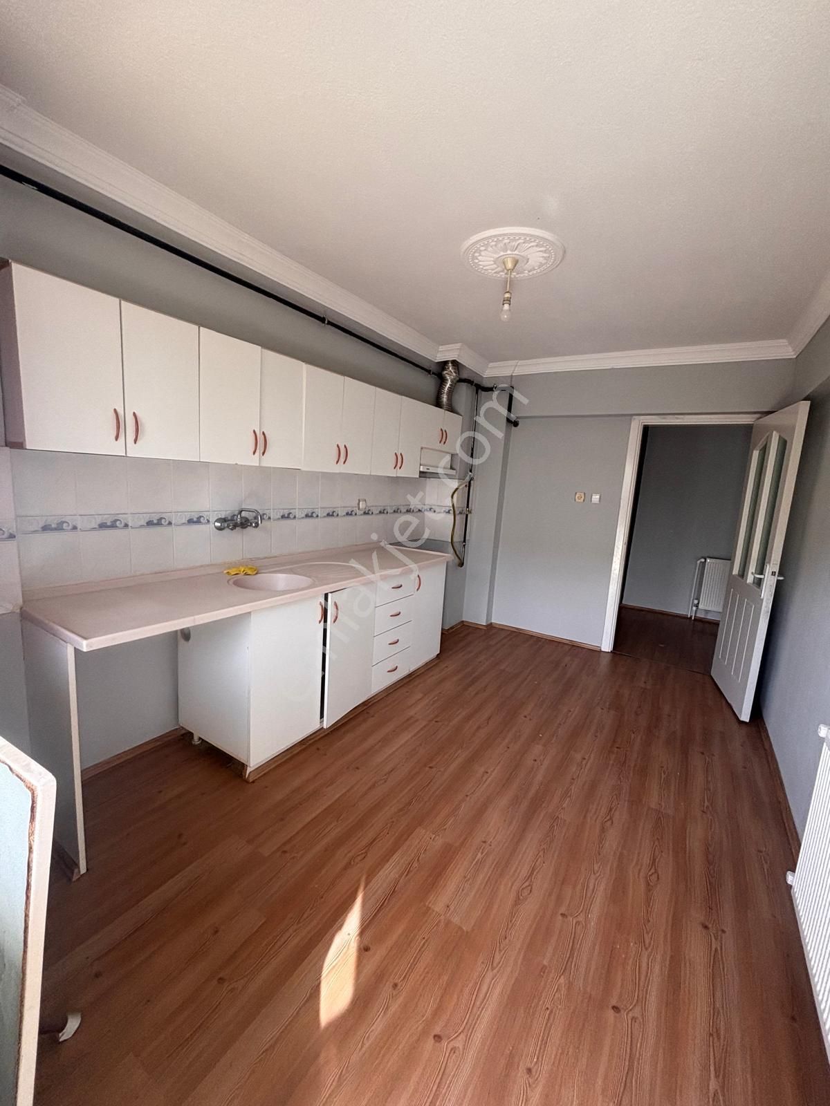 İsabeyli’de Site İçi Ve Doğalgazlı Kiralık Geniş 3+1 Daire - Görsel 12