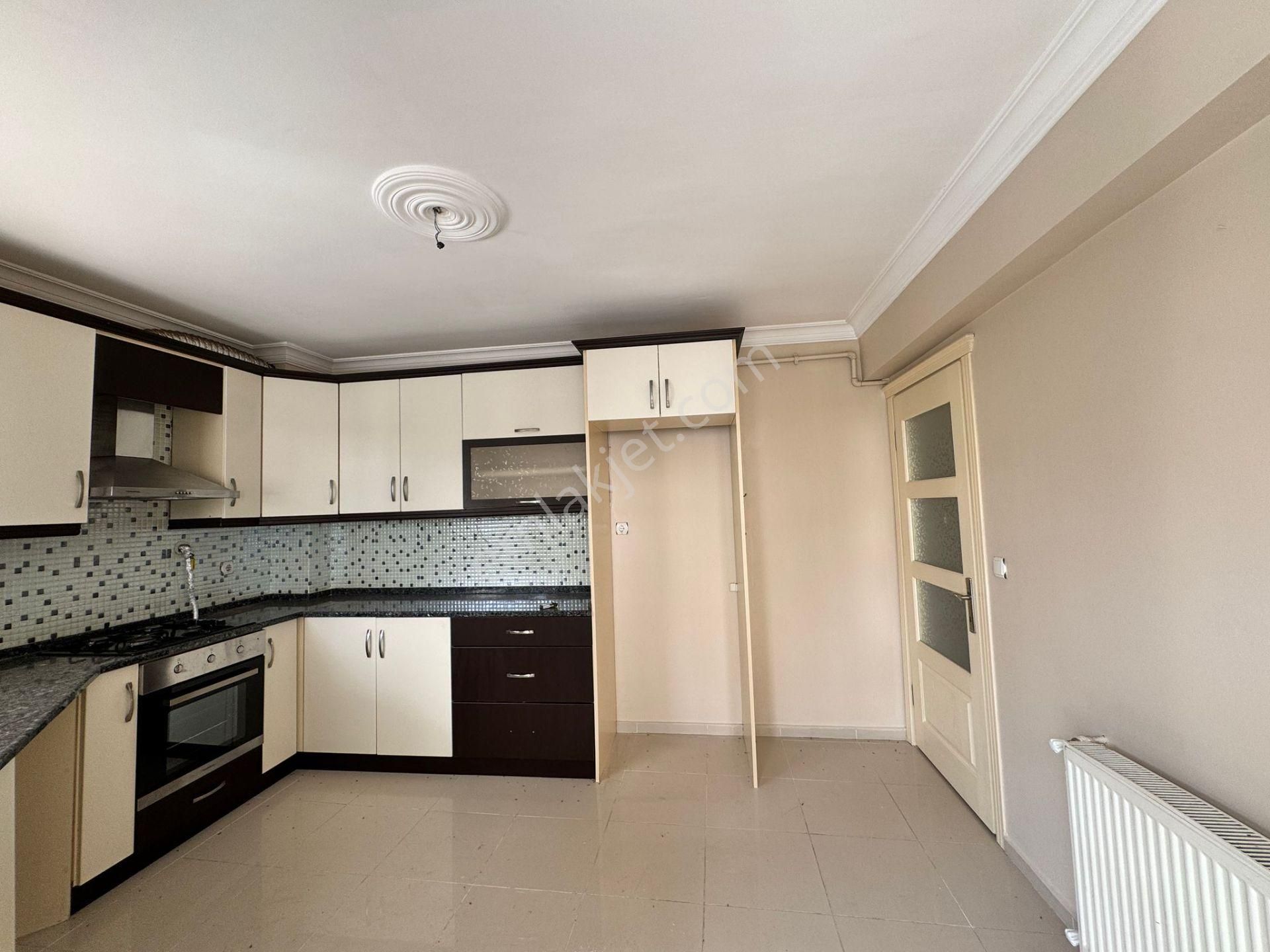 Kaçmazer'den İstasyon Caddesi Yakını Kiralık 4+1 Daire - Görsel 8