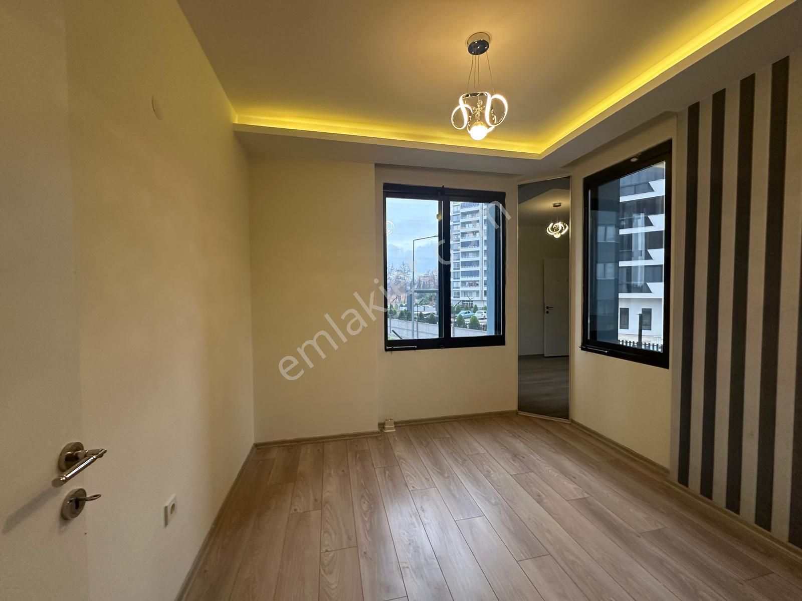 Erdemli Arpaçta'da Satılık 3+1 Sıfır Lüks Daire (denize 300m) - Görsel 2