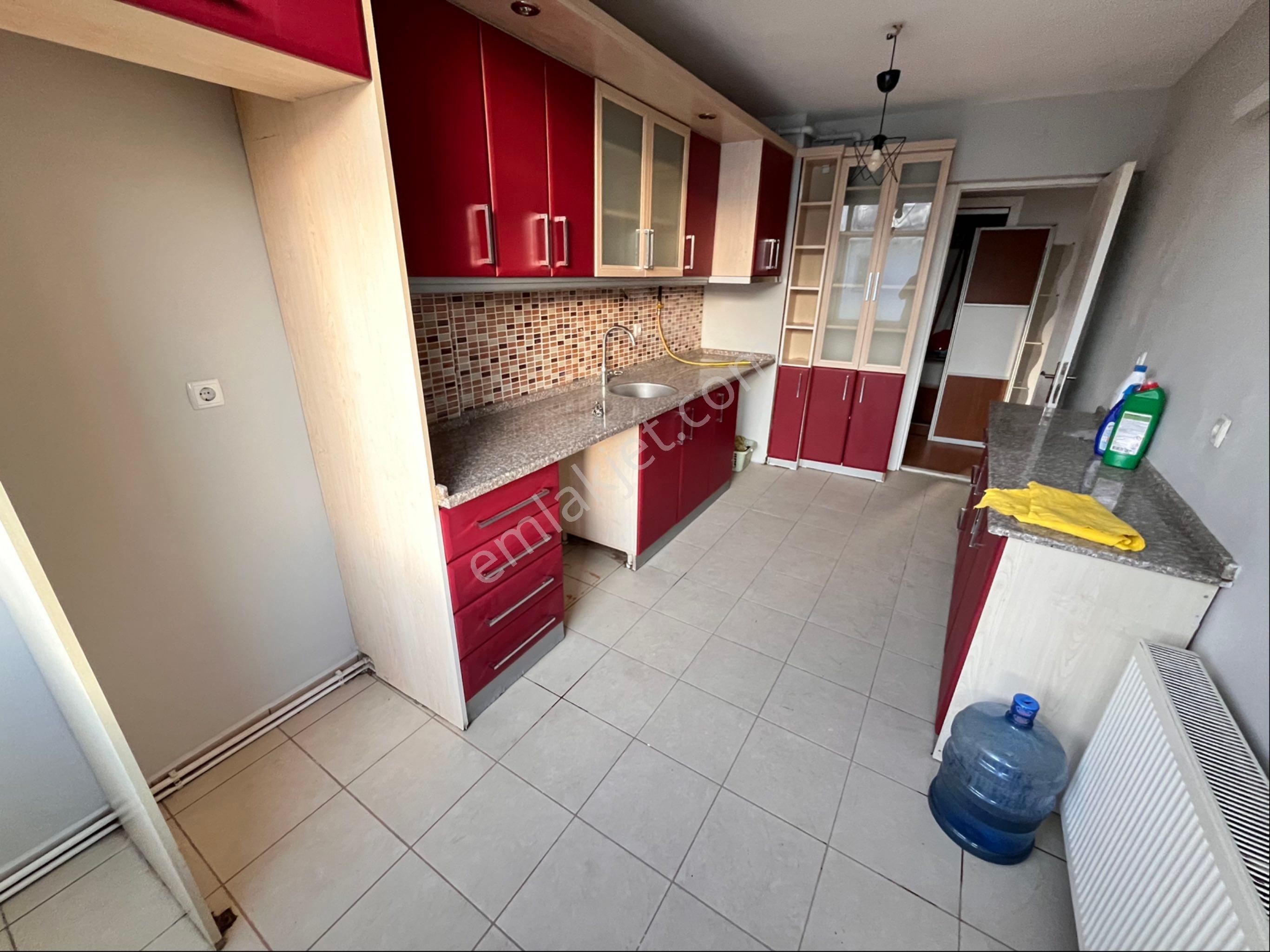 Kılıçreis Parkı Karşısında 3+1 120m2 Temiz Bakımlı 3 Cepheli 2 Balkonlu - Görsel 6