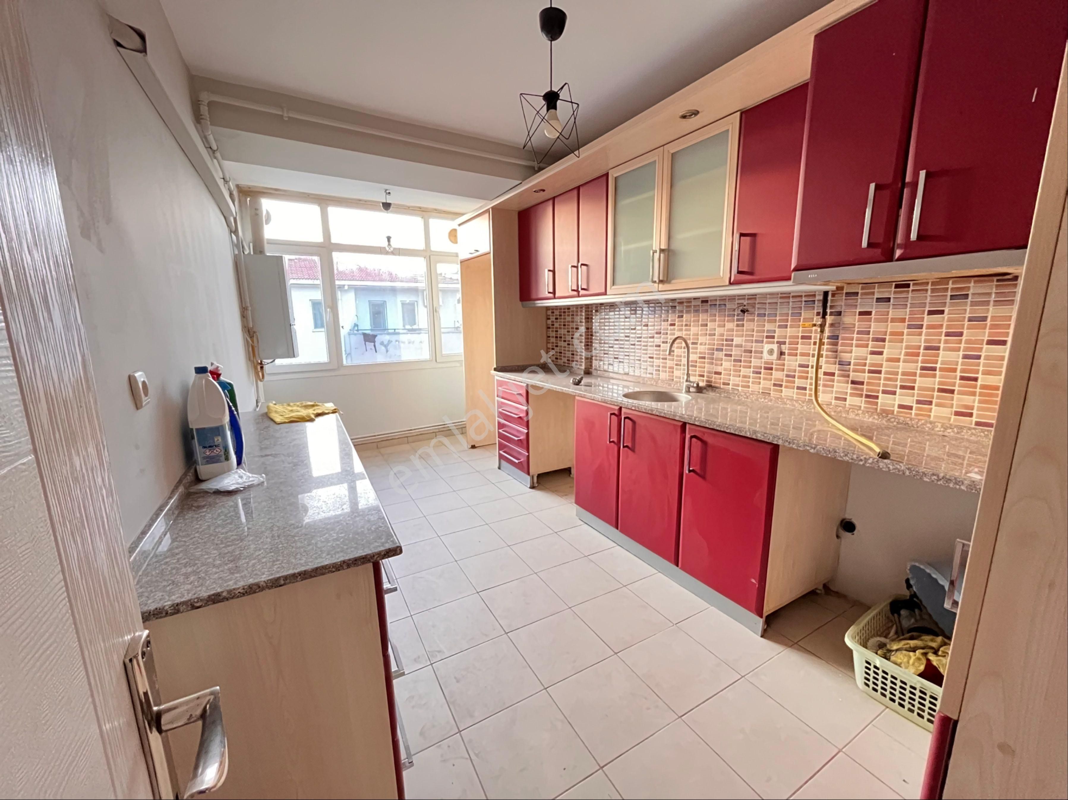 Kılıçreis Parkı Karşısında 3+1 120m2 Temiz Bakımlı 3 Cepheli 2 Balkonlu - Görsel 7