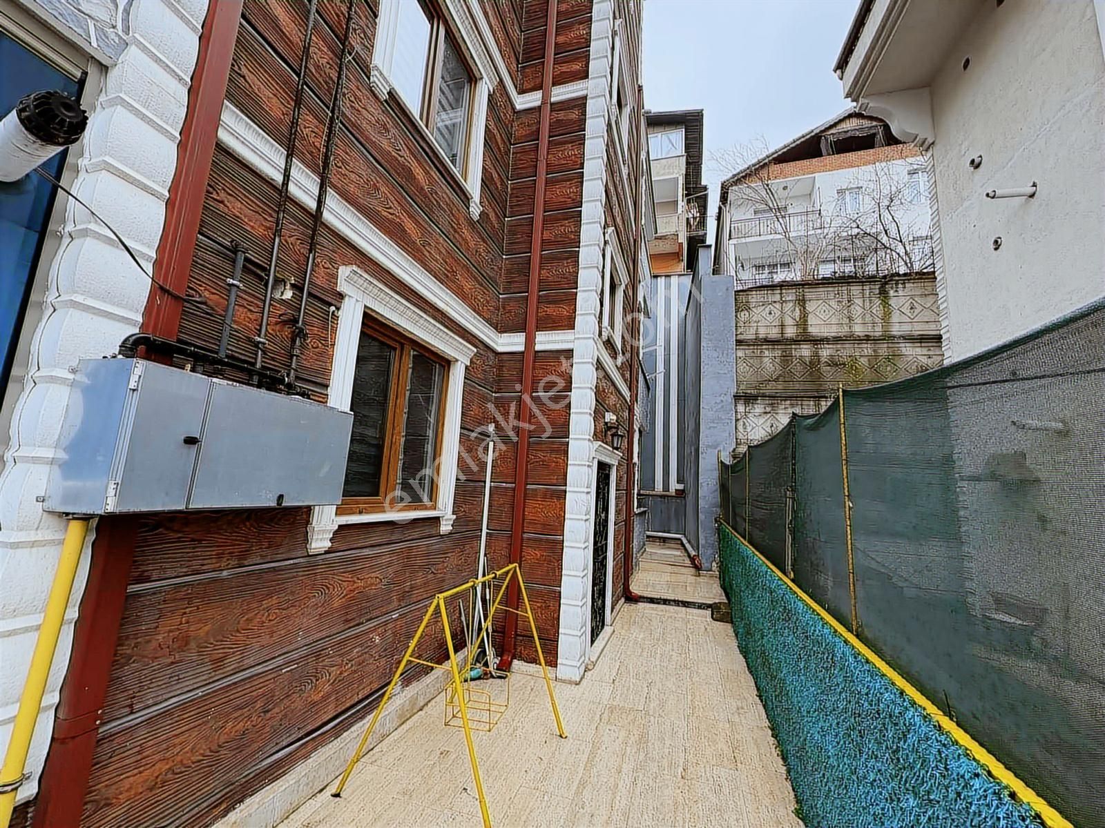 İzmit'te Akçakent Sitesi'ne Komşu 4+1 Net 170 M2 5 Yıllık Daire - Görsel 2