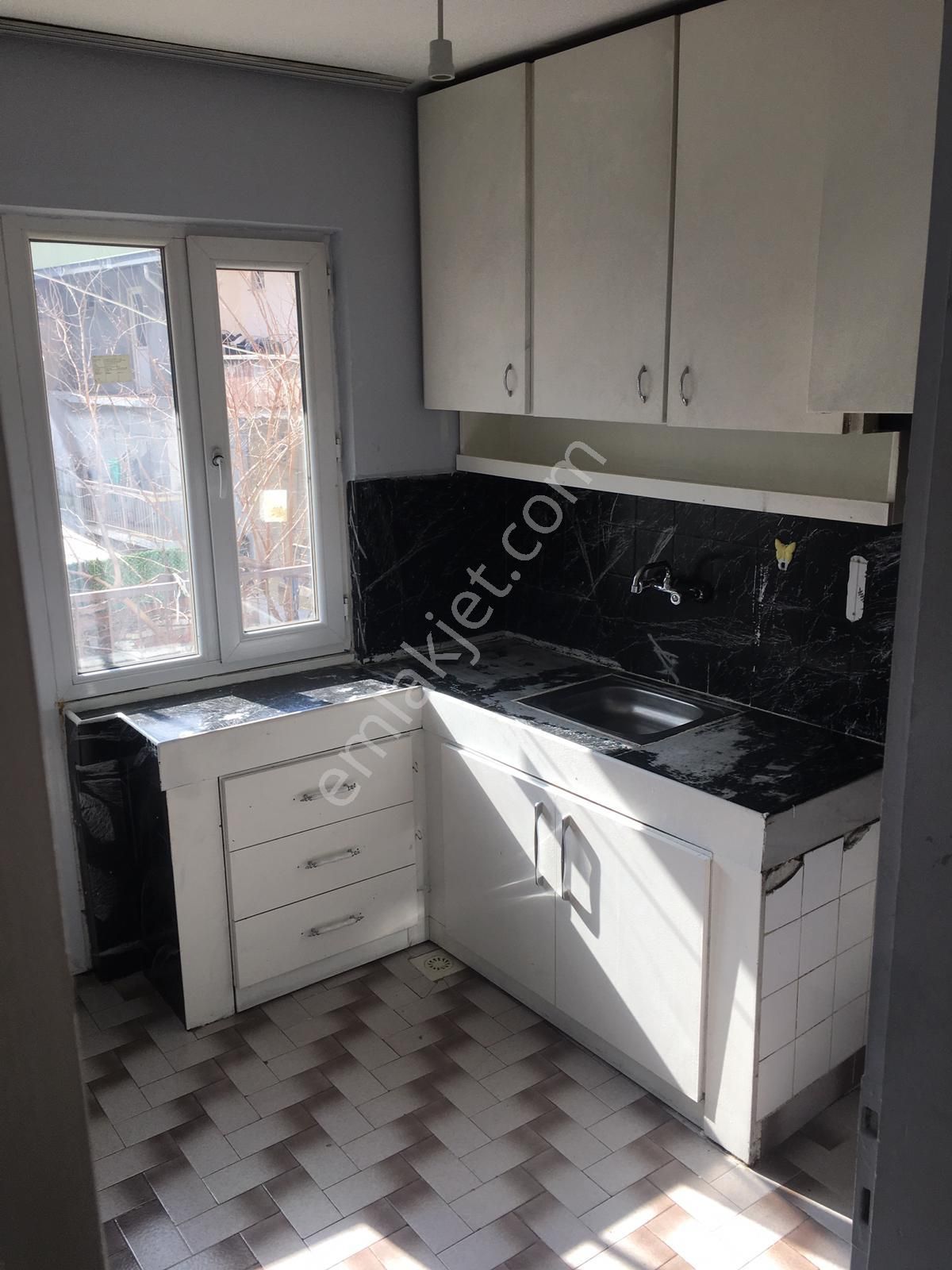 Beyazıt Mahallesinde Geniş Ve Güzel Konumlu 2+1 Kiralık Daire - Görsel 10