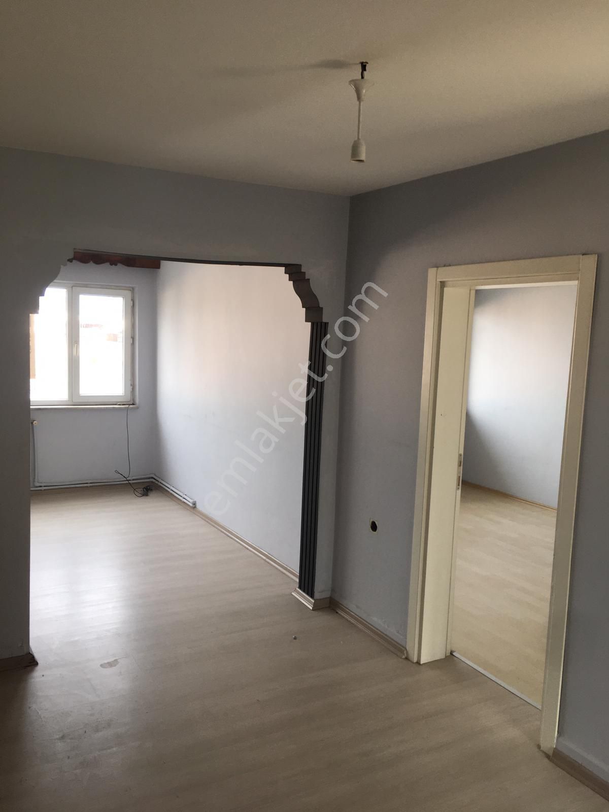 Beyazıt Mahallesinde Geniş Ve Güzel Konumlu 2+1 Kiralık Daire - Görsel 17