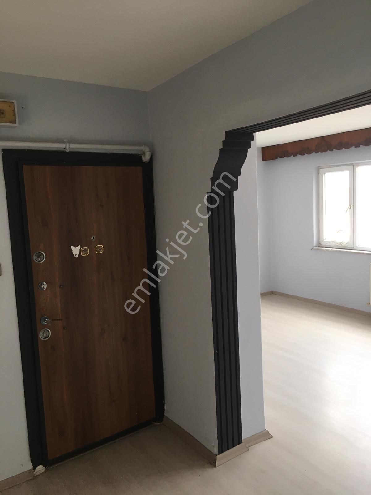 Beyazıt Mahallesinde Geniş Ve Güzel Konumlu 2+1 Kiralık Daire - Görsel 4