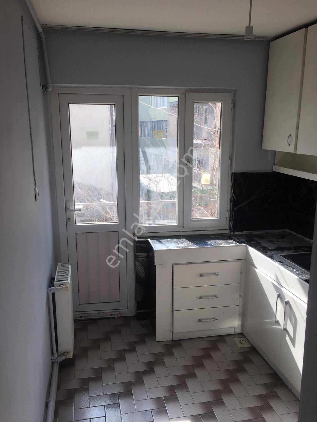 Beyazıt Mahallesinde Geniş Ve Güzel Konumlu 2+1 Kiralık Daire - Görsel 9