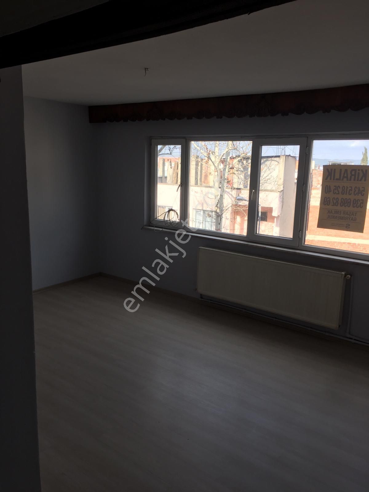 Beyazıt Mahallesinde Geniş Ve Güzel Konumlu 2+1 Kiralık Daire - Görsel 2