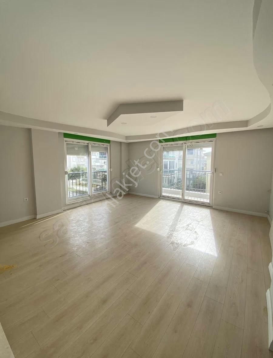 Sarılar Mahallesi'nde 4 + 1 Dubleks Asansörlü Kiralıktır Garajlı