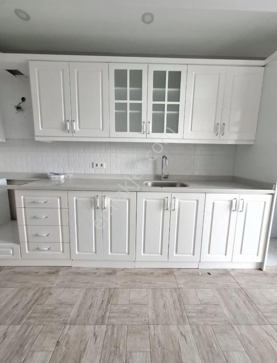 Sarılarda Cad. Üzerinde Asansörlü 2+1 Kiralık Daire