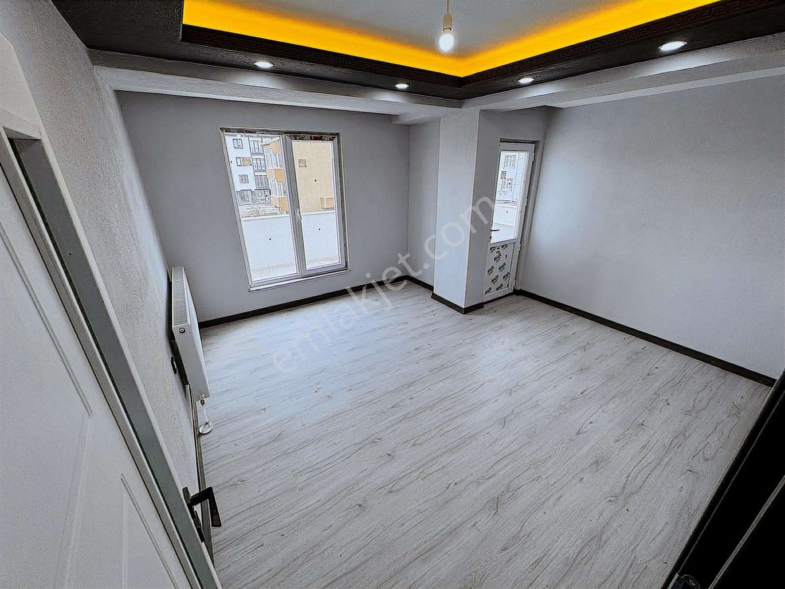 Ömerhalis Mah. Okullar Dibinde 1+1 Teraslı Birinci Kat Daire