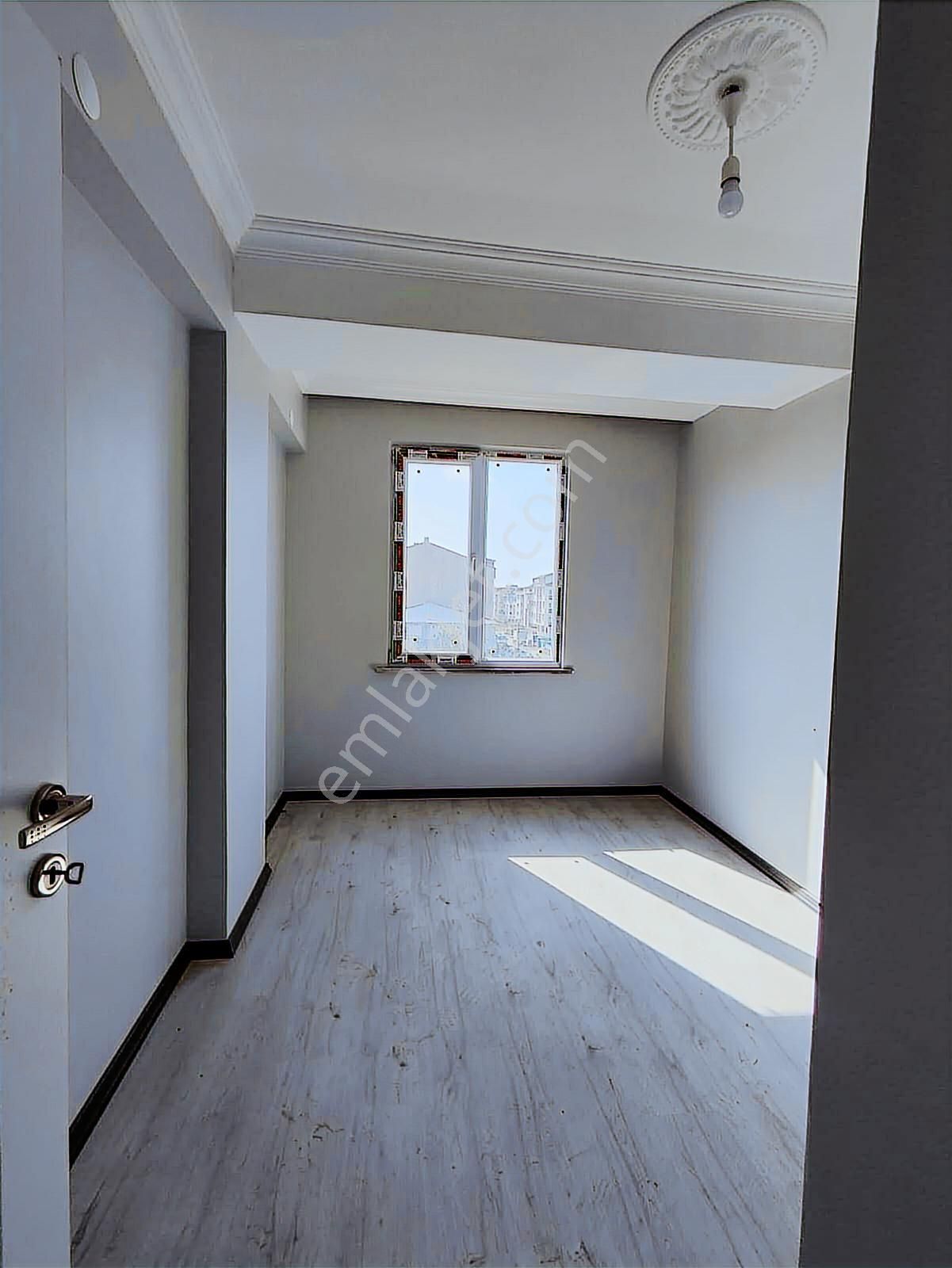 Vatan Mah Devlet Hastanesi Mevkinde Kiralık 2+1 Arakat Daire - Görsel 12