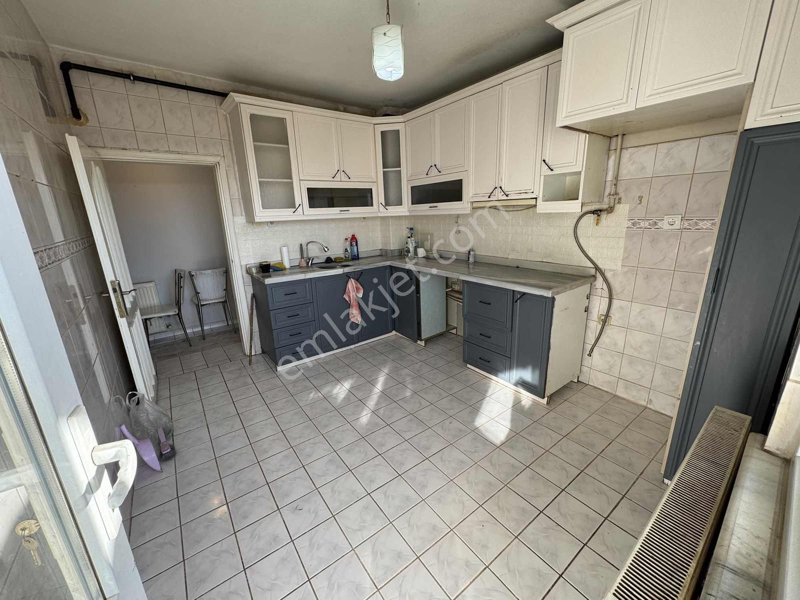 Cumhuriyet Mah Zengin Caddesi Ön Cephe 2+1 Geniş Satılık Daire - Görsel 4