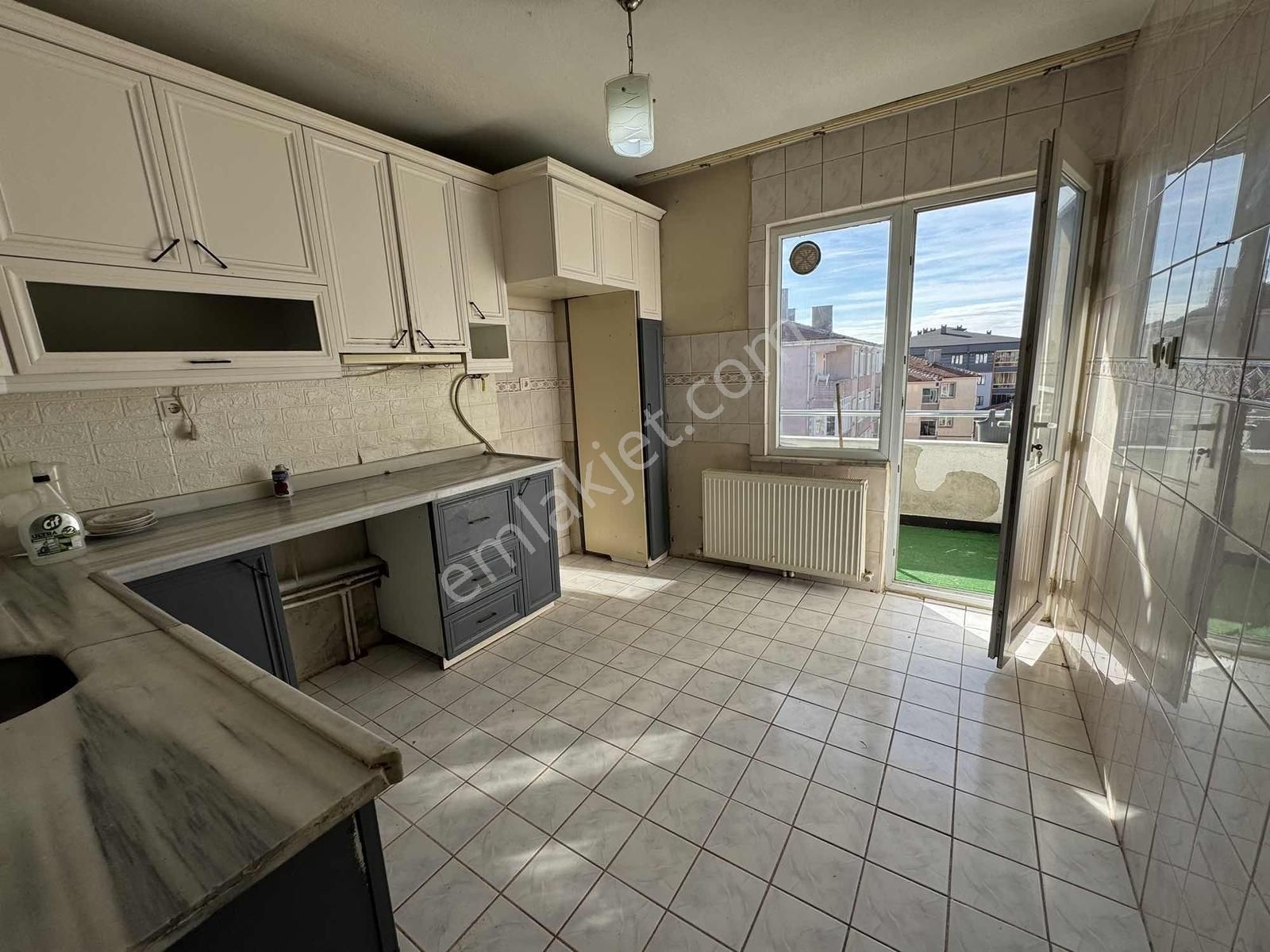 Cumhuriyet Mah Zengin Caddesi Ön Cephe 2+1 Geniş Satılık Daire - Görsel 16