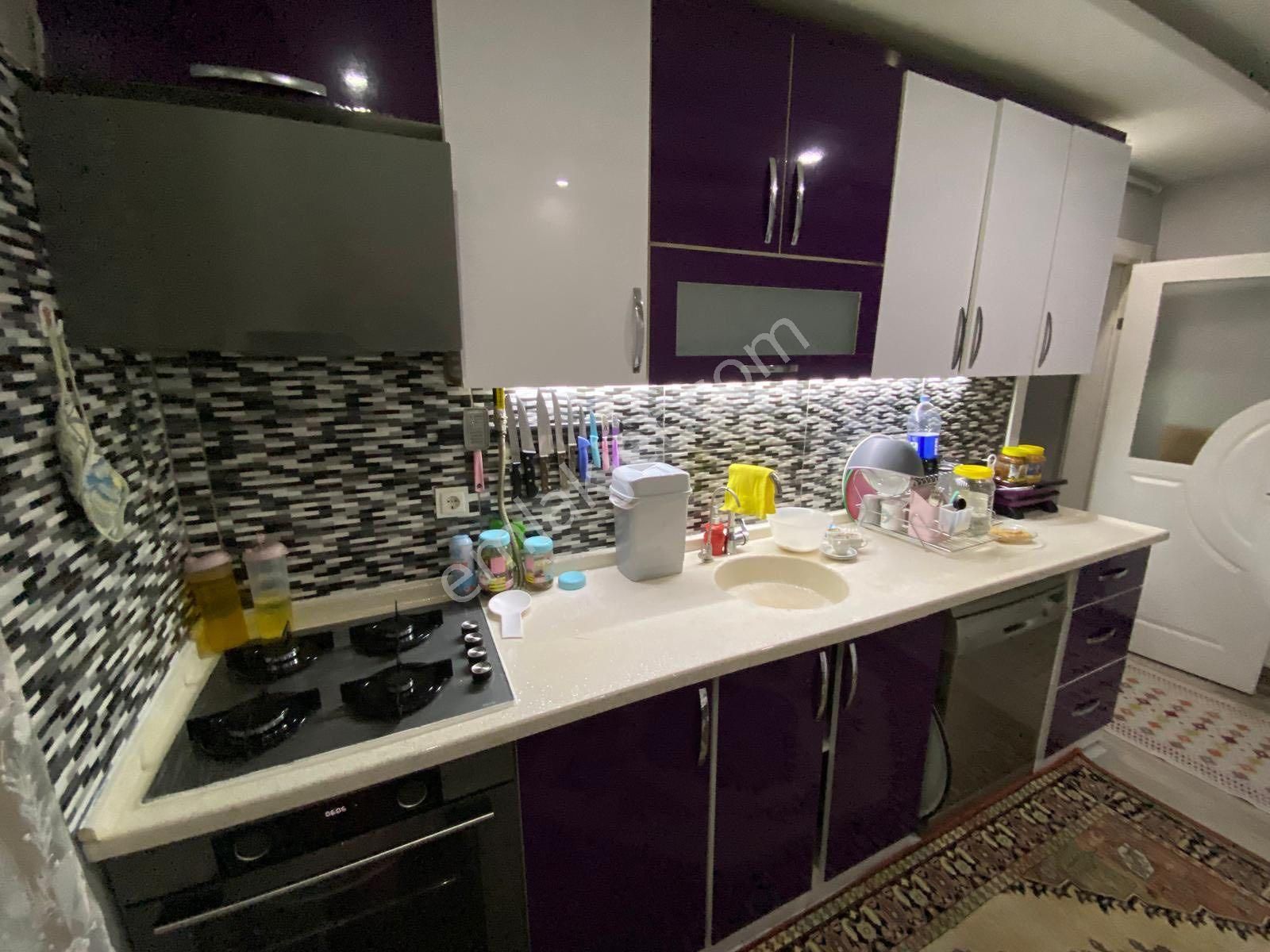 Turgutlu Satılık Turan Mah 130m2 3+1 Oda Cadde Üzeri 4.kat Doğalgazlı Köşe Balkonlu 9 Yıllık Daire
