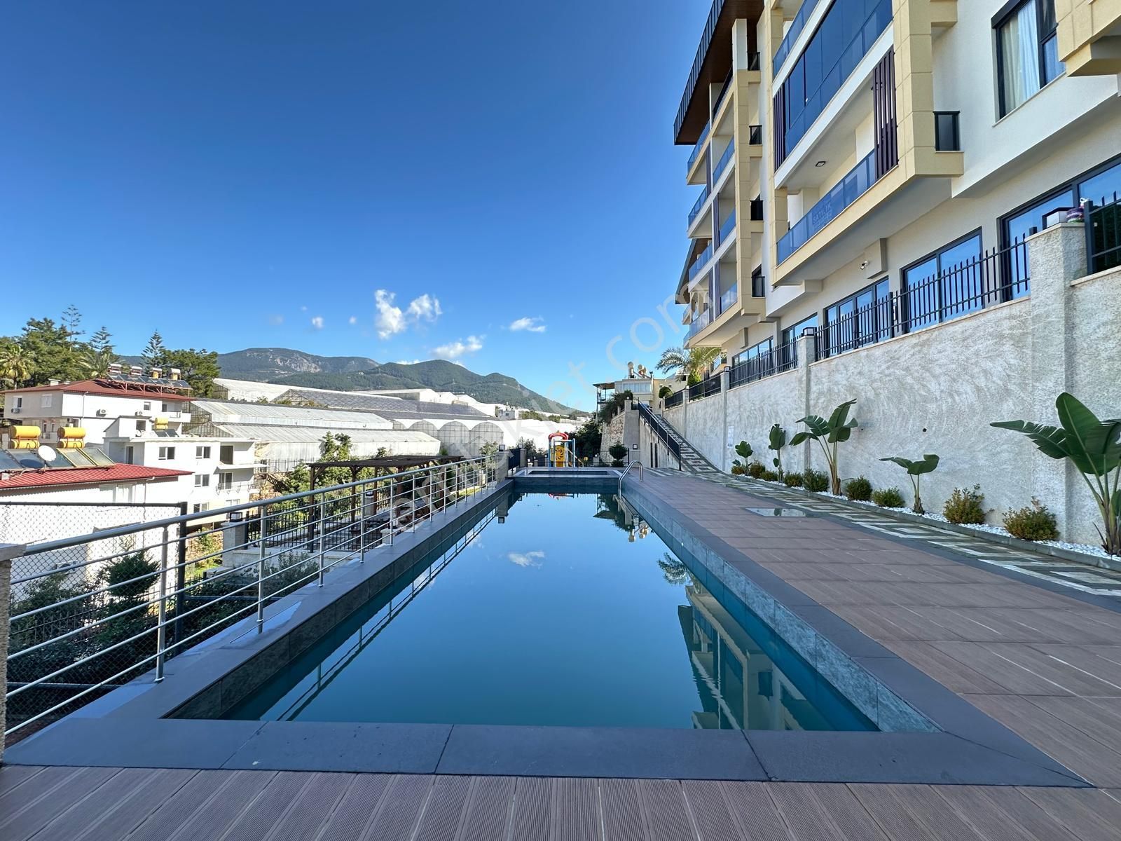 Alanya Oba'da Satılık Lüks Site İçi 1+1 Eşyalı Daire - Görsel 2