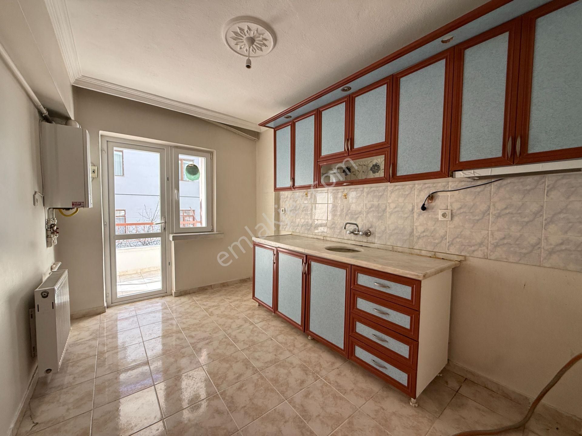 Ufuk Kılıç Emlak'tan Pursakalar Merkezde 3+1 Yüksek Giriş Daire